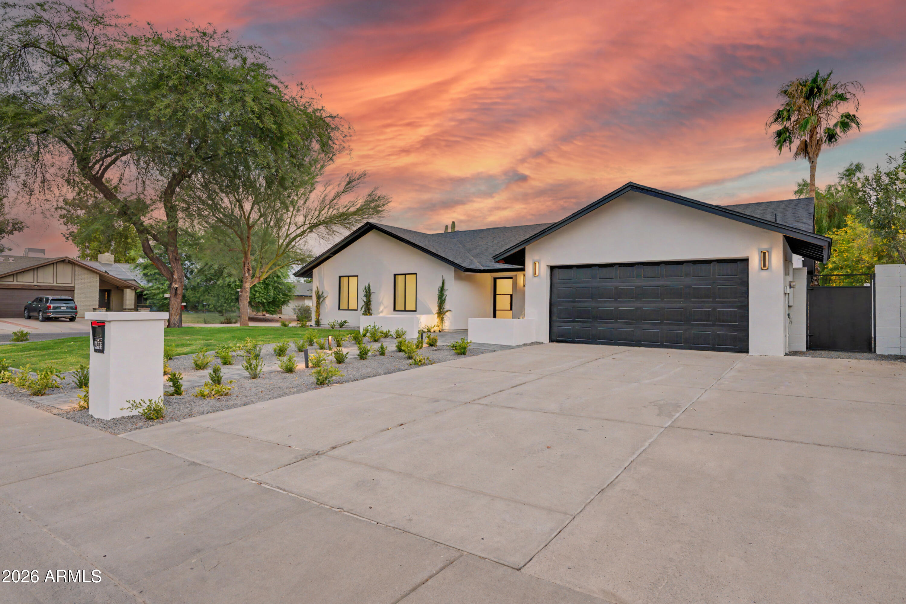 4915 E MARILYN Road