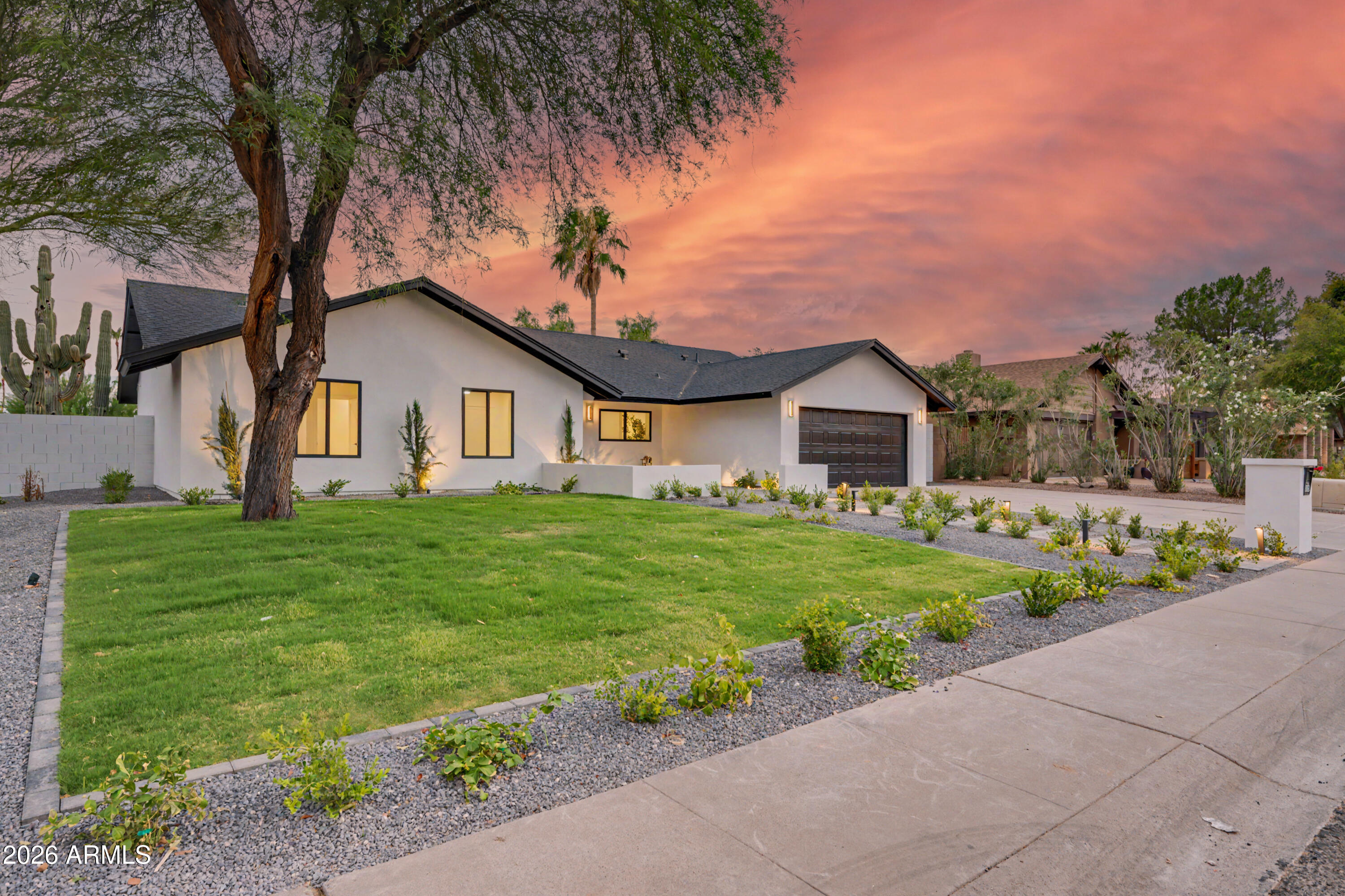 4915 E MARILYN Road
