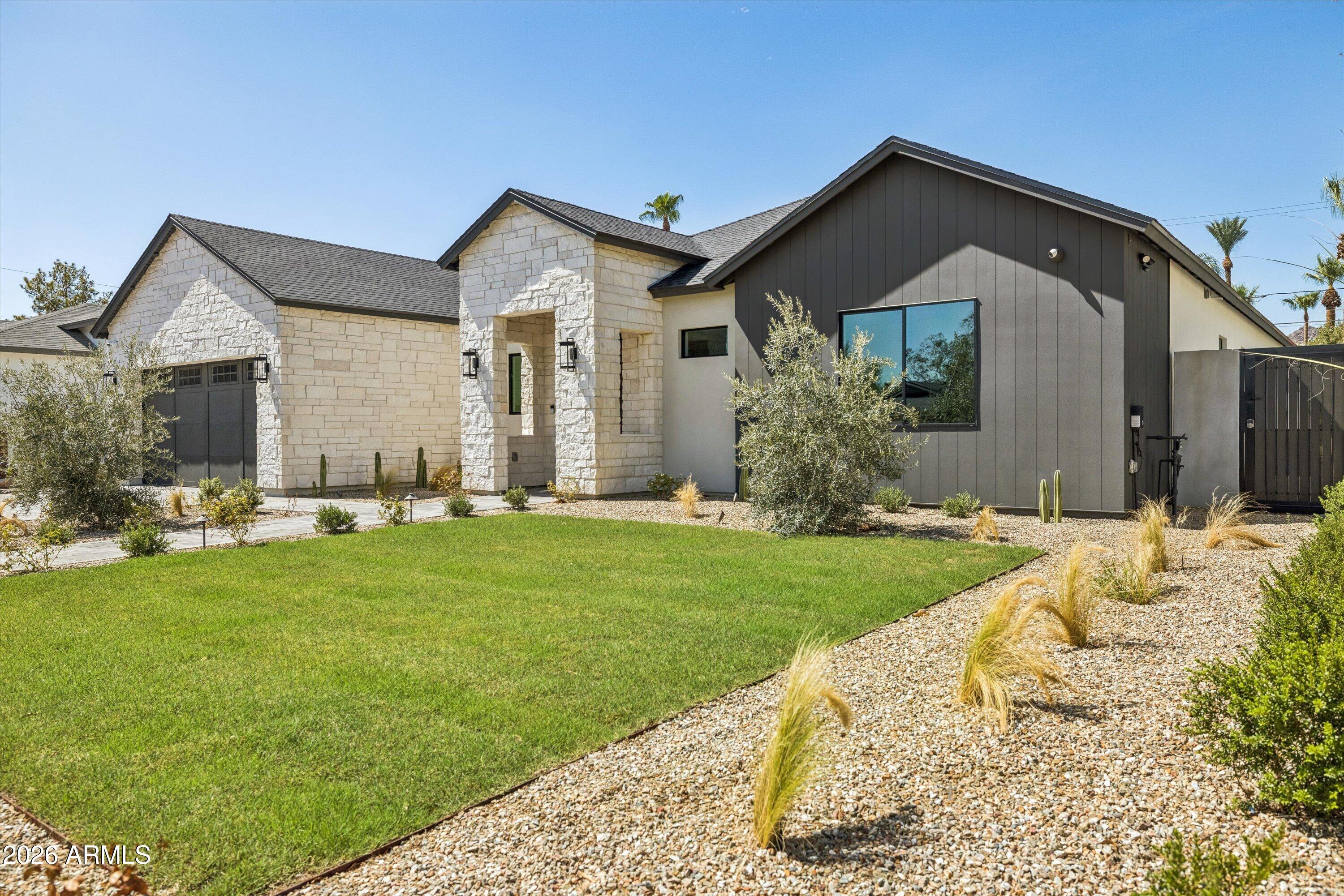 3210 E OREGON Avenue