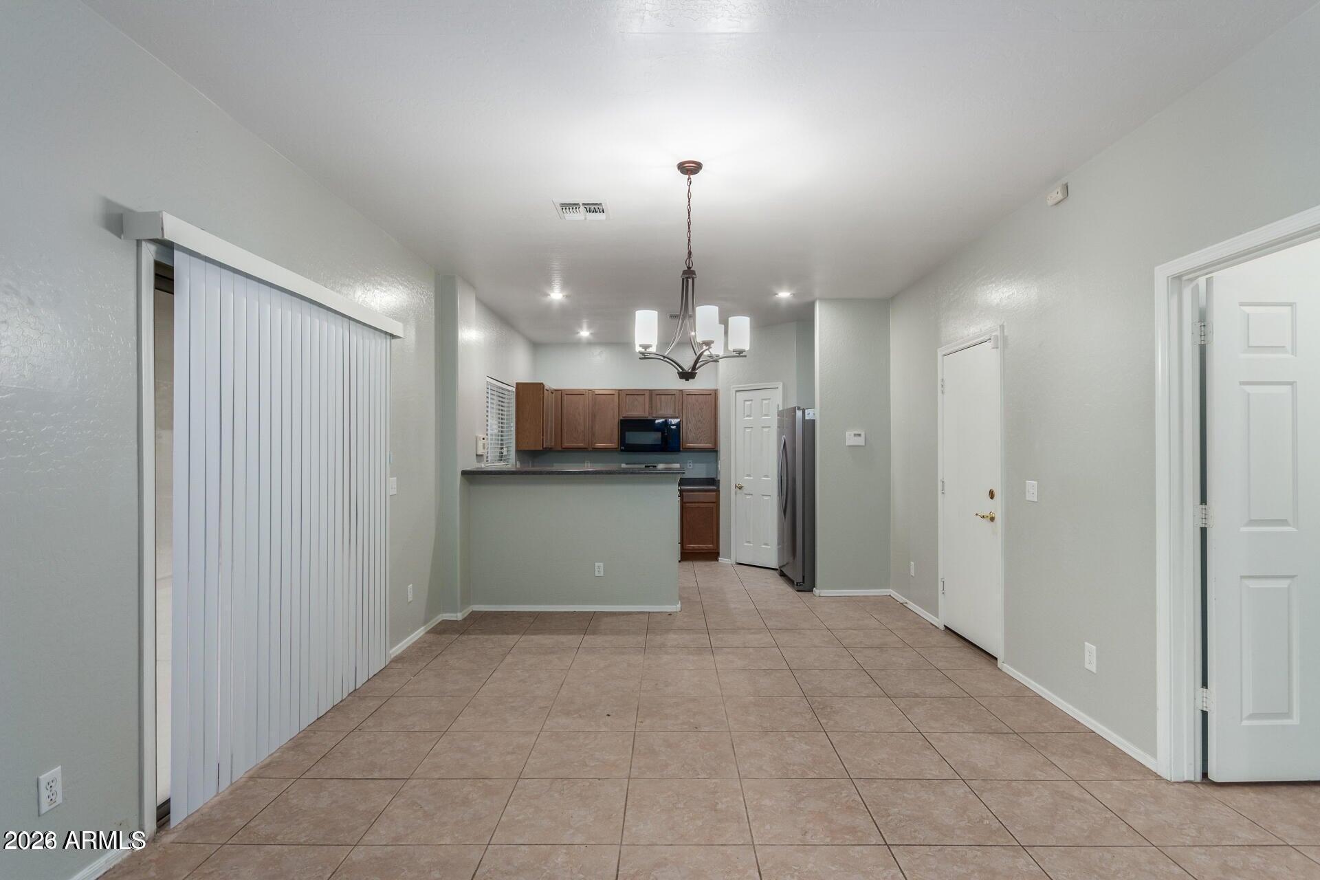 2739 E INDIAN WELLS Place