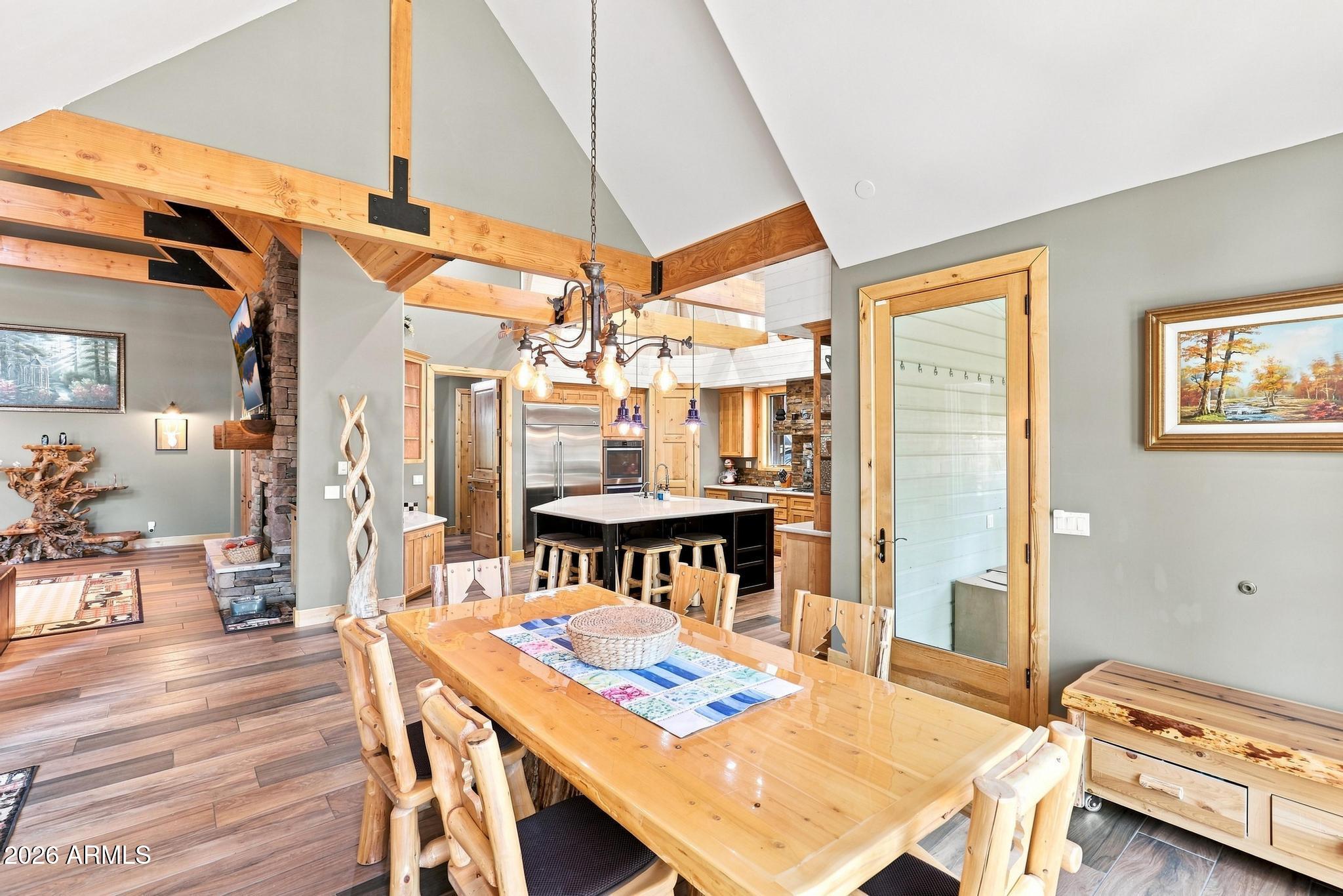304 N GRAPEVINE Drive