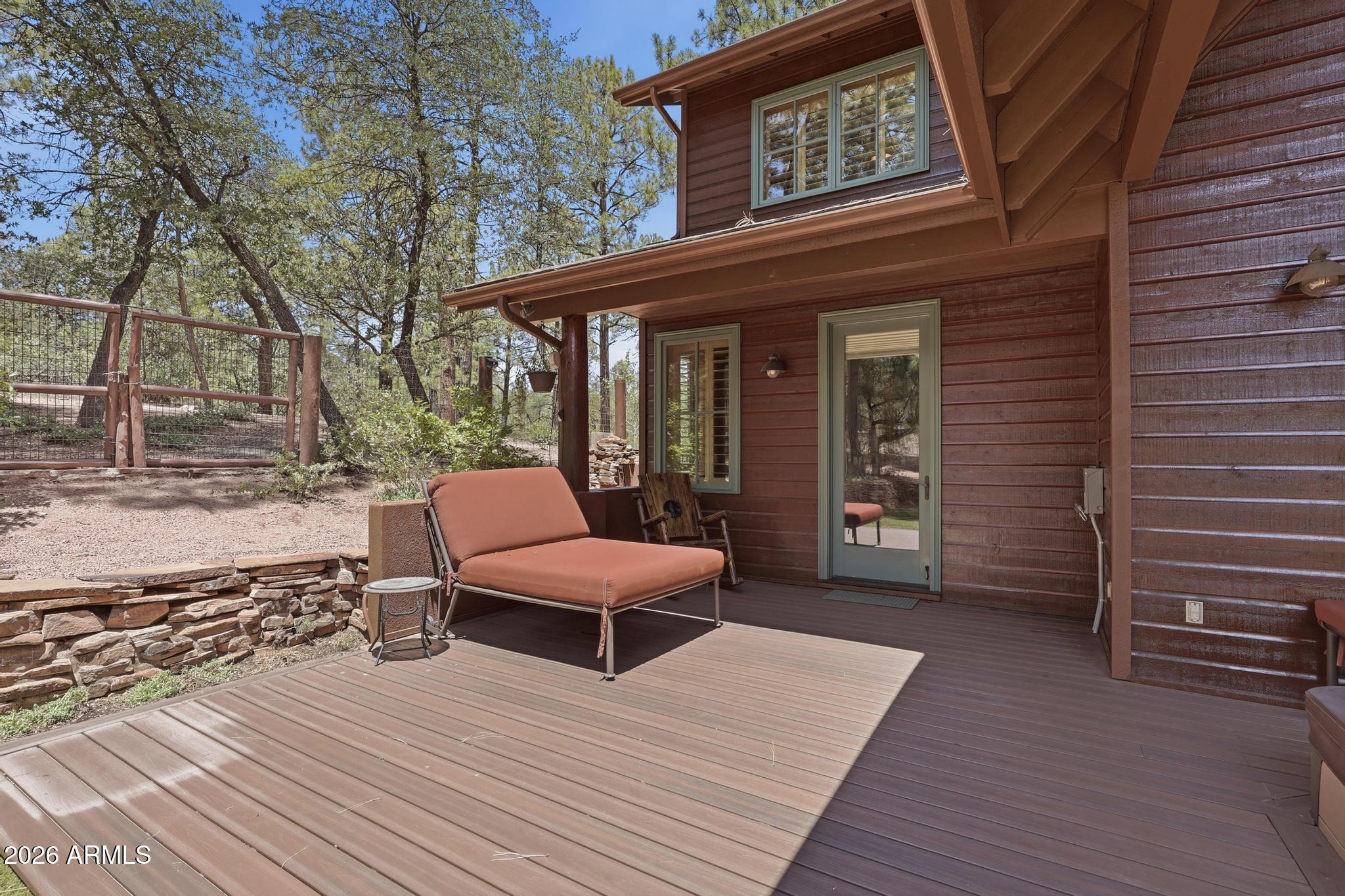 304 N GRAPEVINE Drive