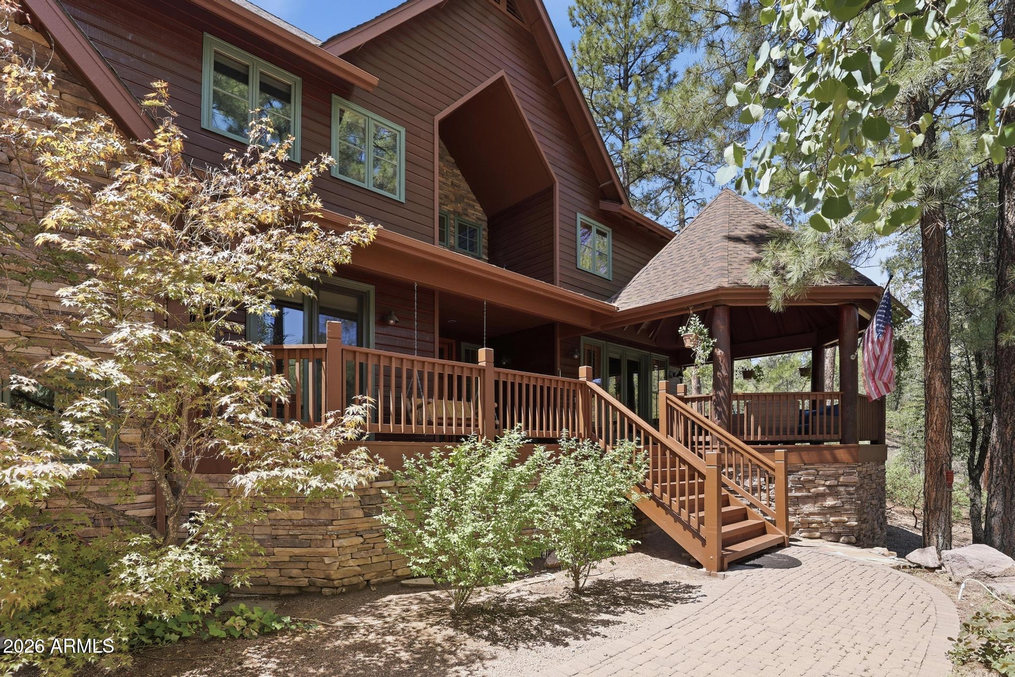 304 N GRAPEVINE Drive