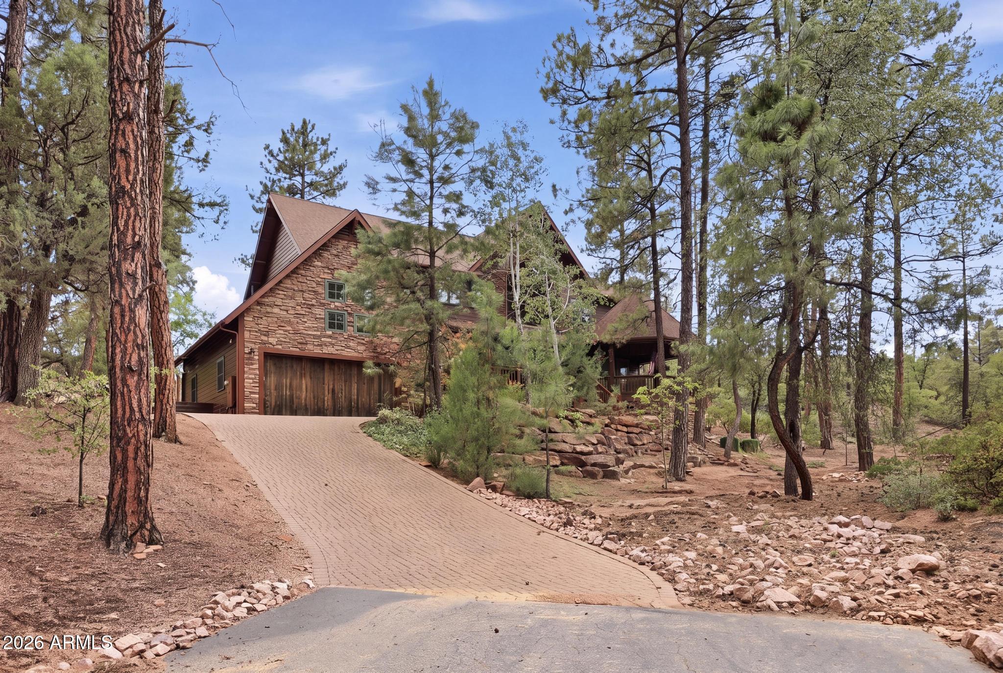 304 N GRAPEVINE Drive