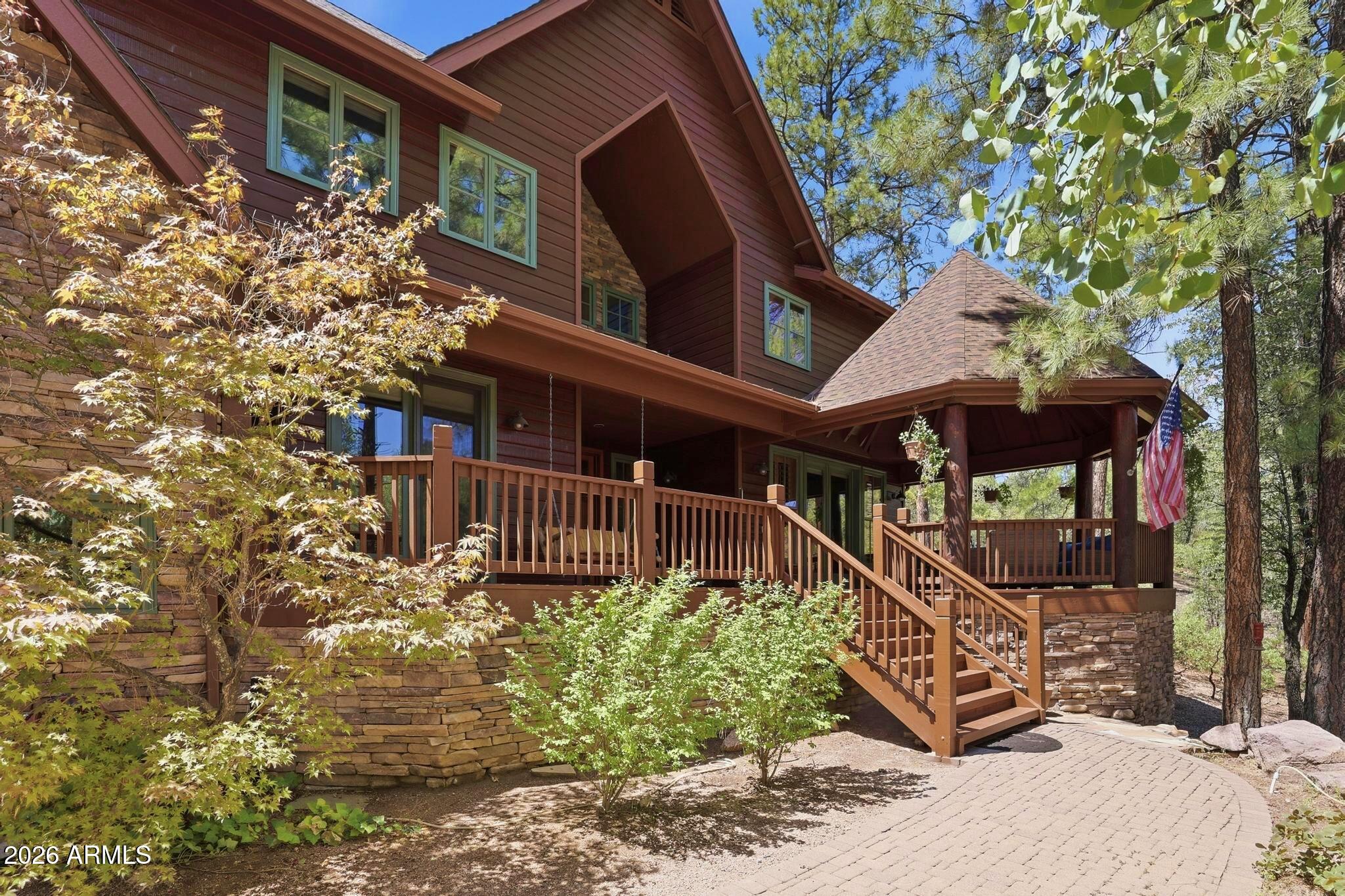 304 N GRAPEVINE Drive