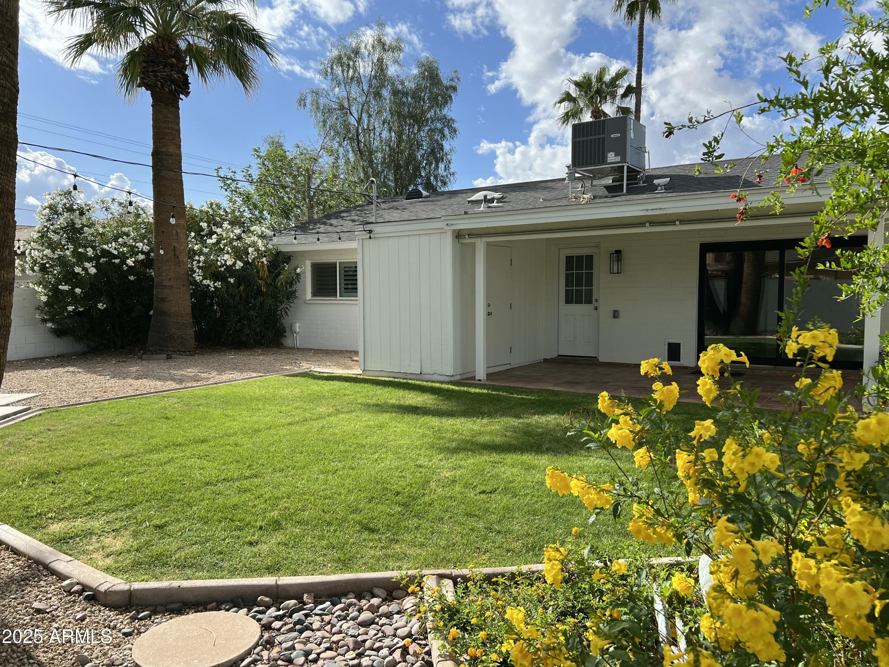 8744 E ROSE Lane
