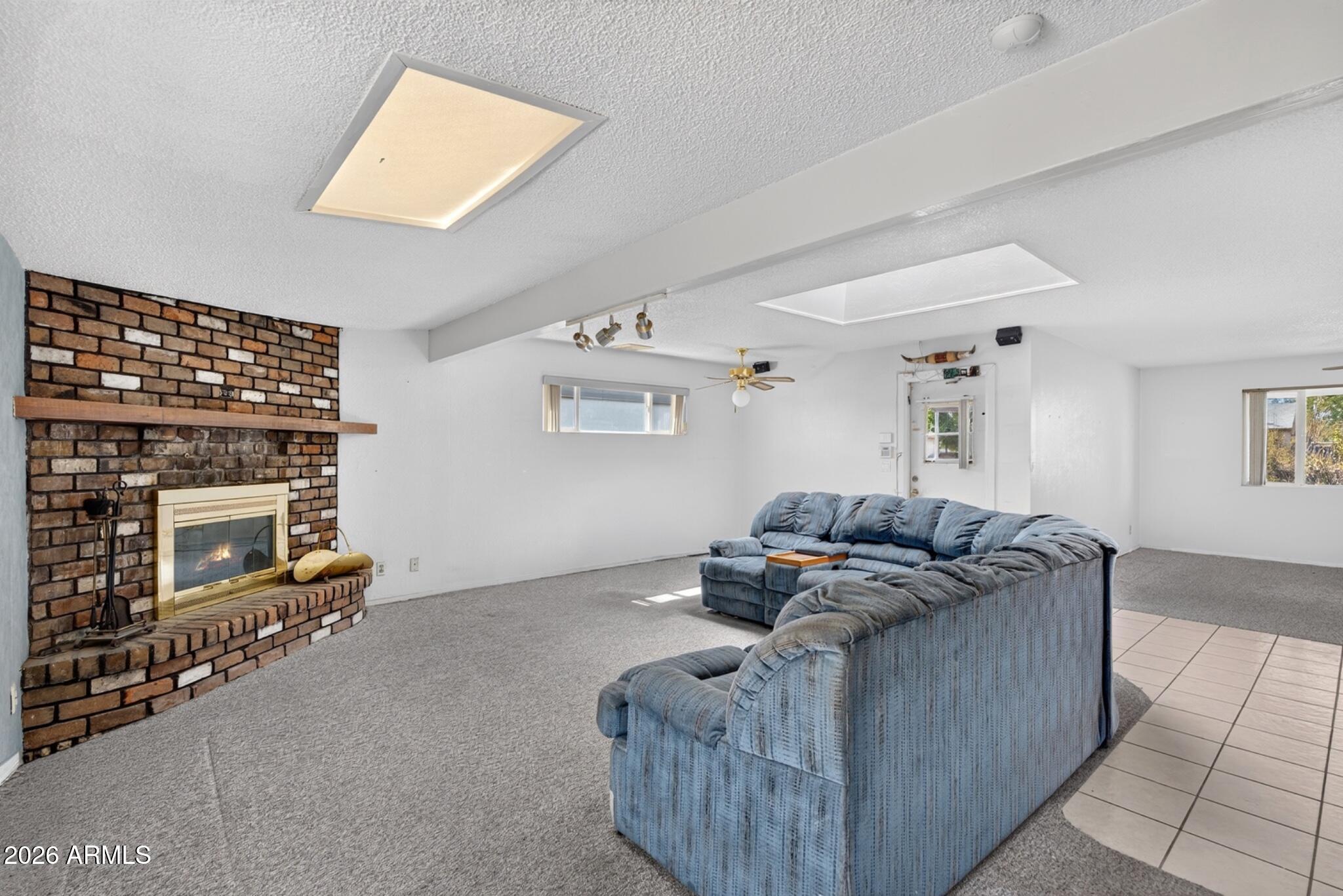 3311 W PARADISE Drive