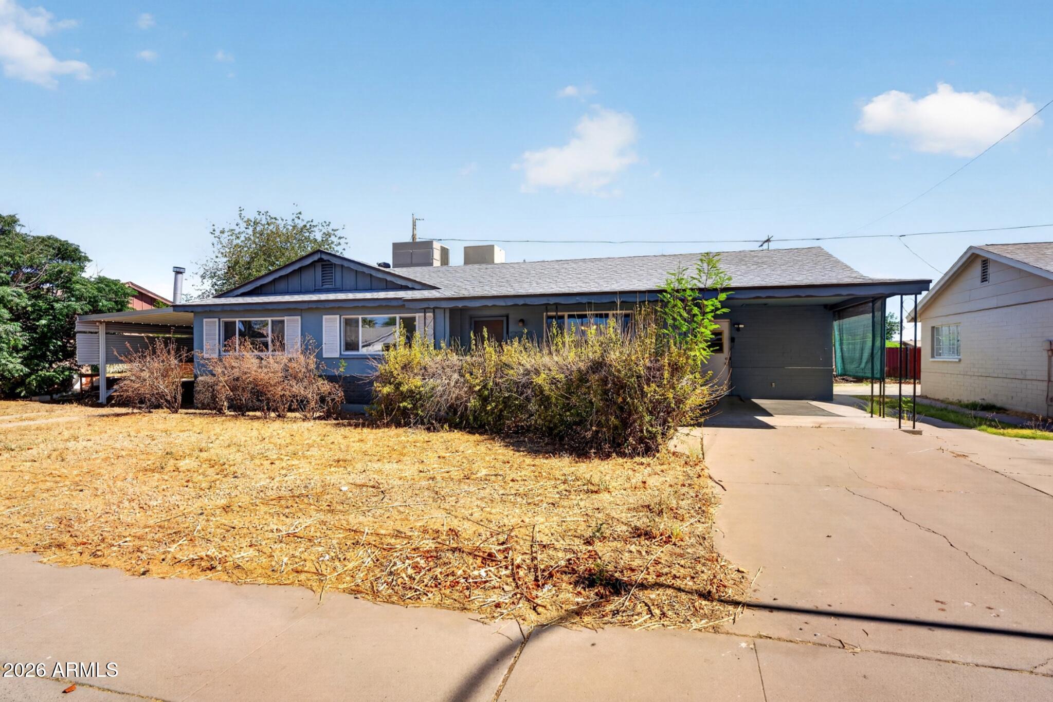 3311 W PARADISE Drive