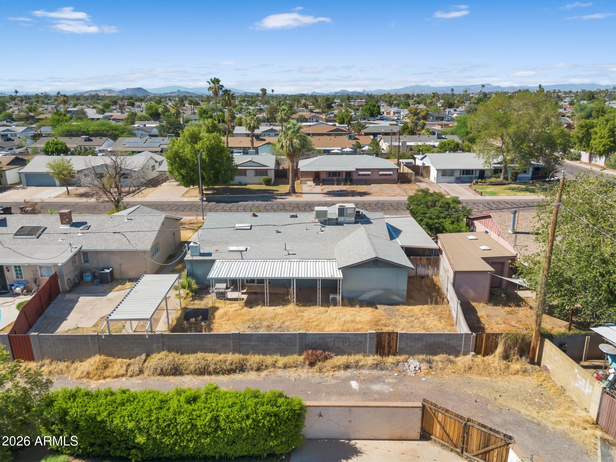 3311 W PARADISE Drive