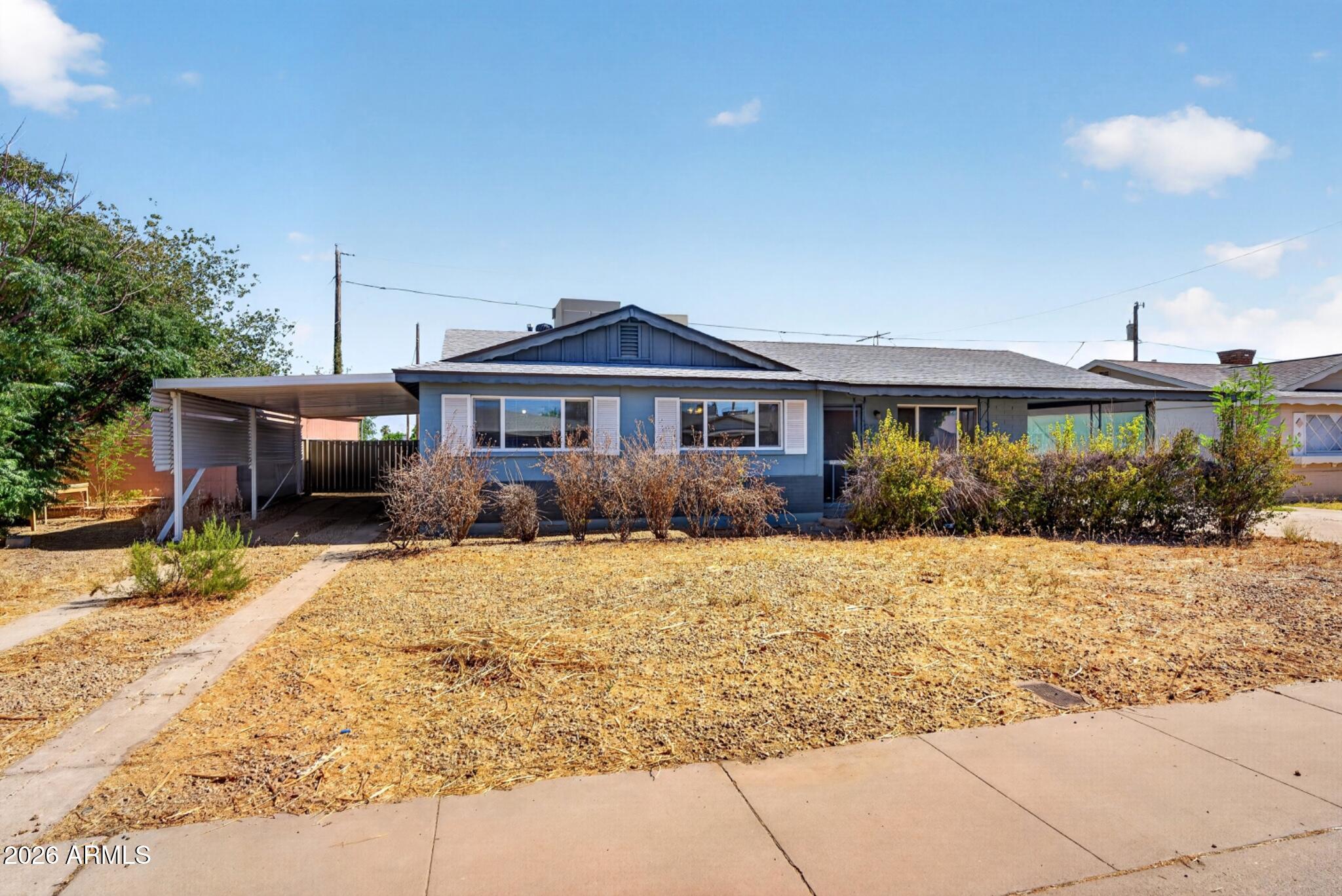 3311 W PARADISE Drive