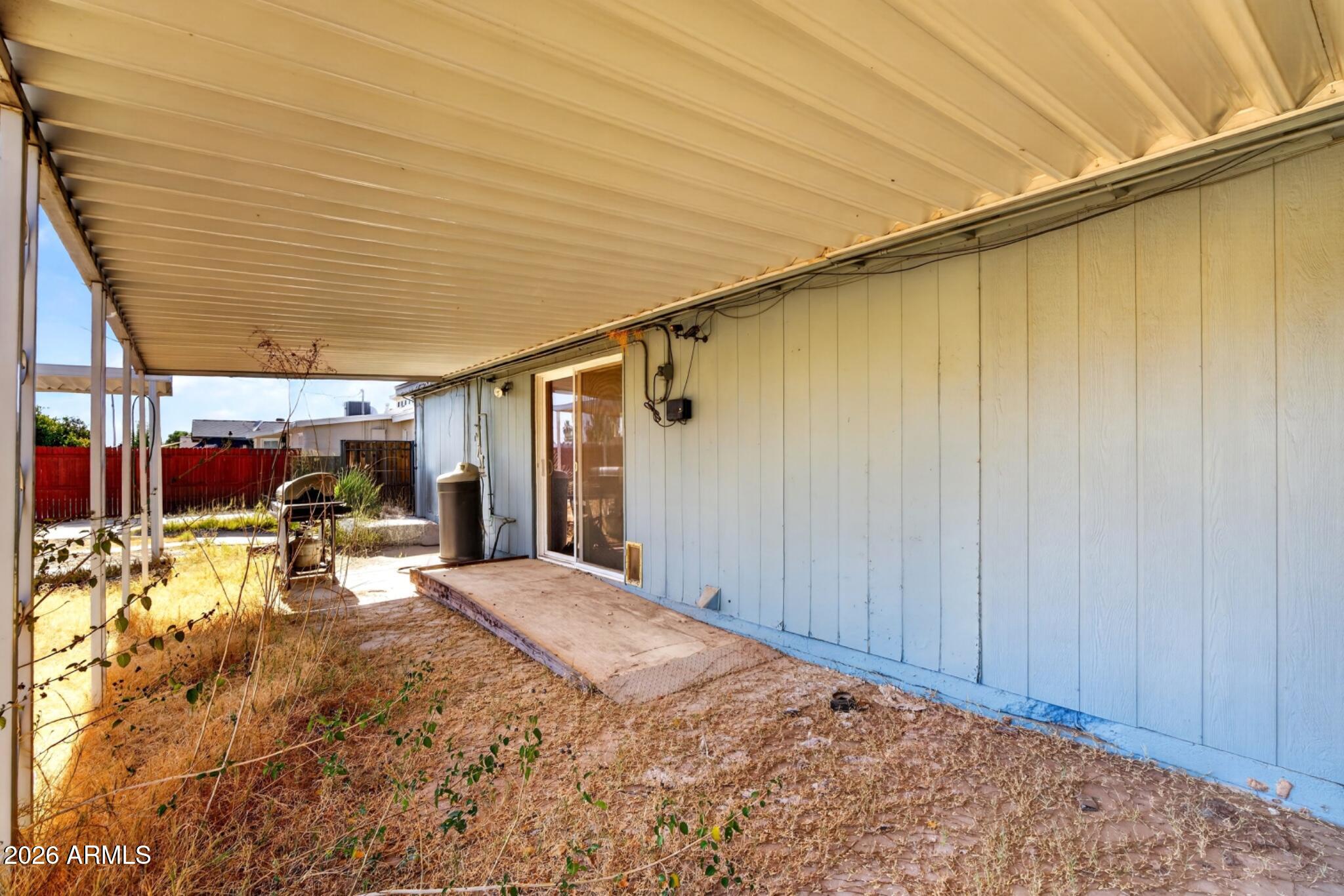 3311 W PARADISE Drive
