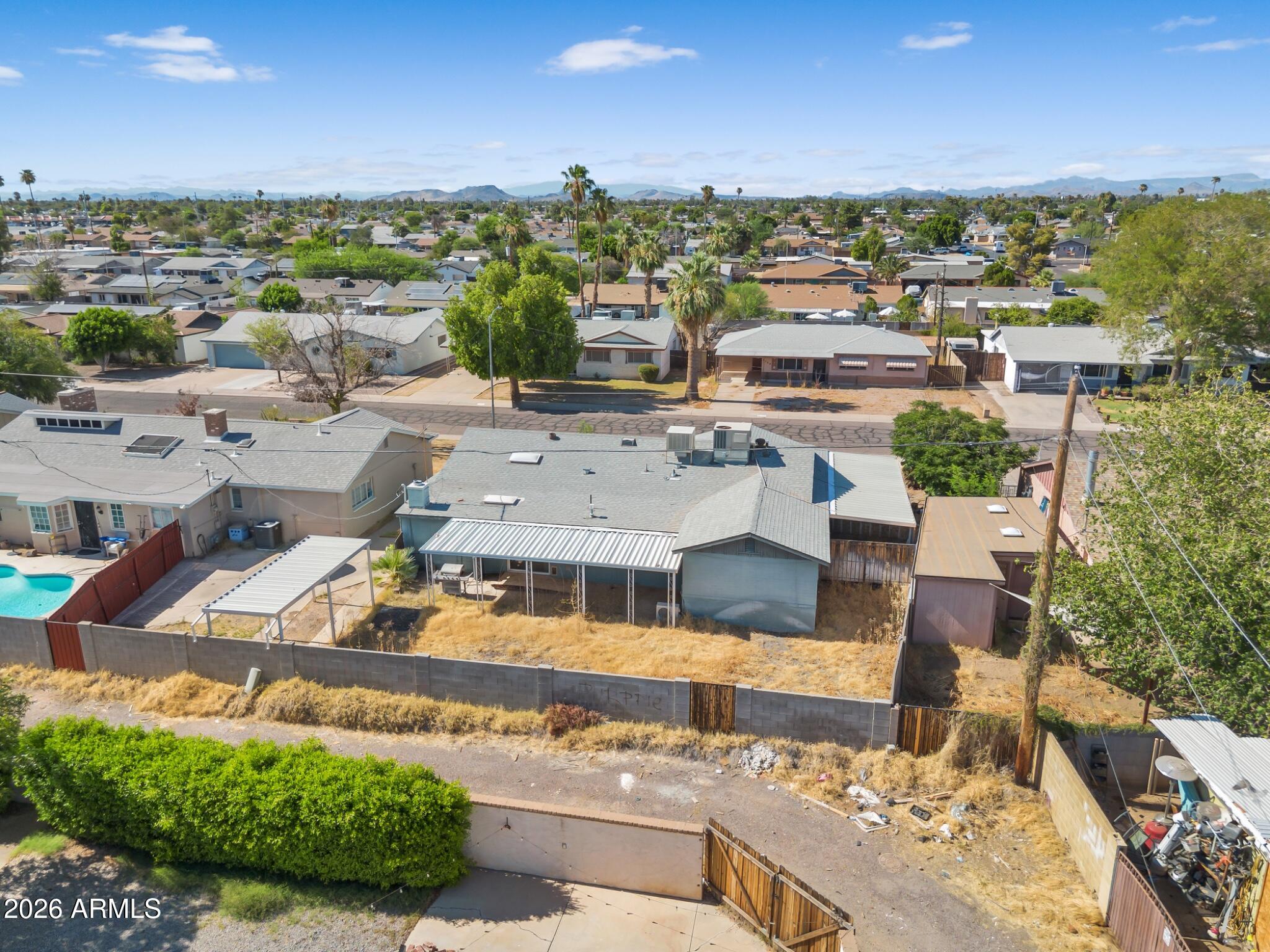 3311 W PARADISE Drive