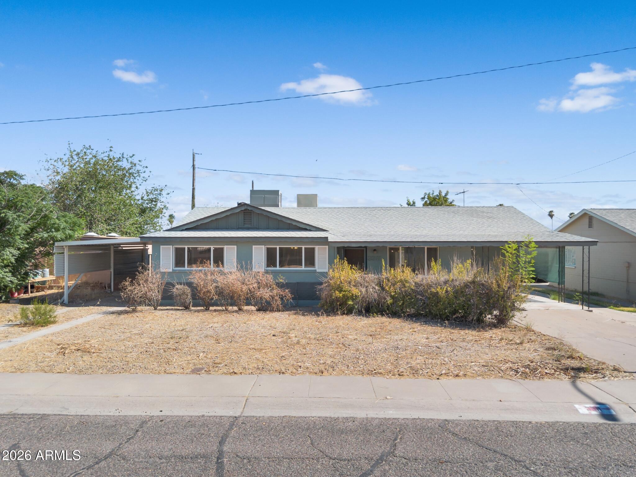 3311 W PARADISE Drive