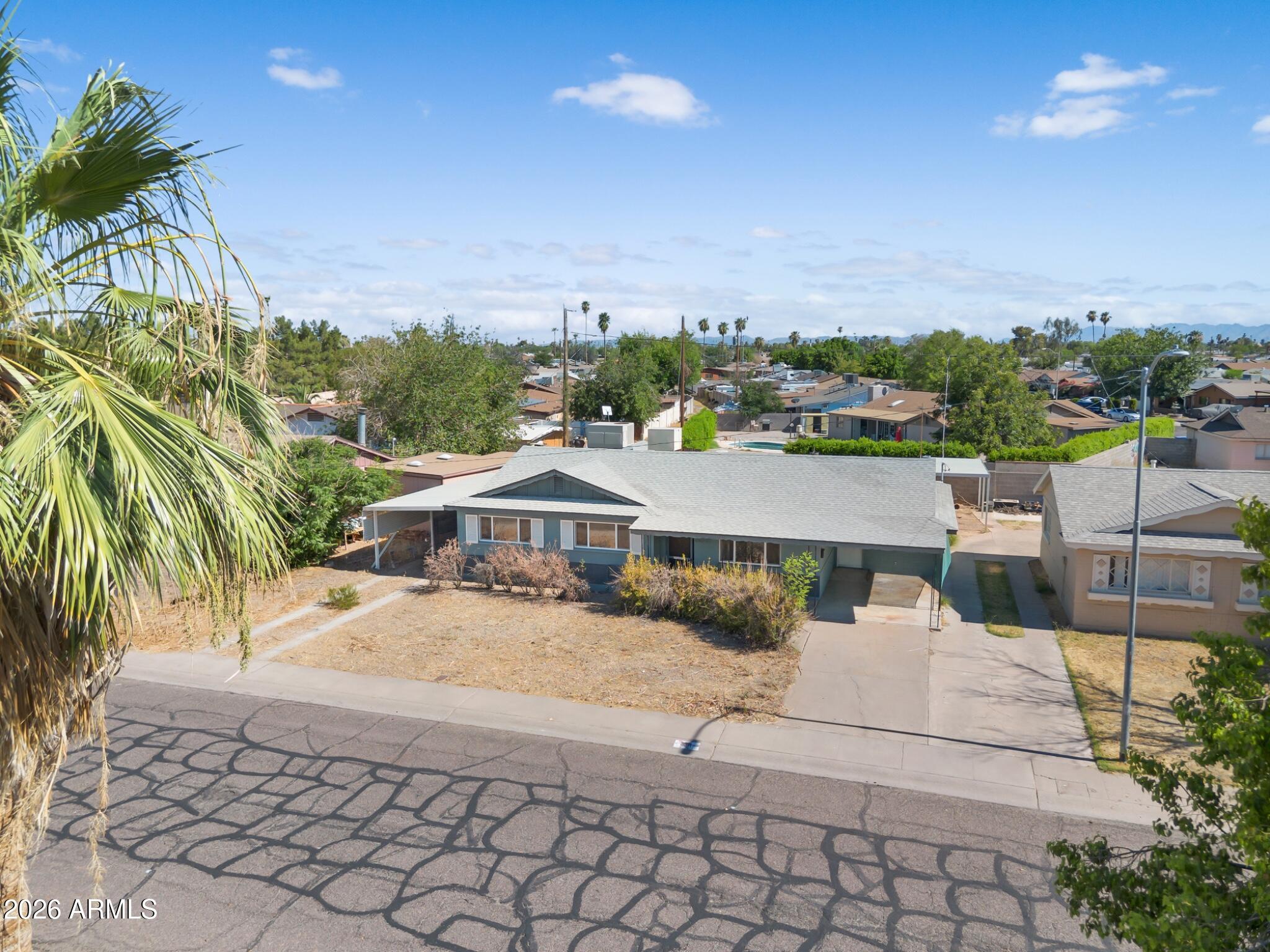 3311 W PARADISE Drive