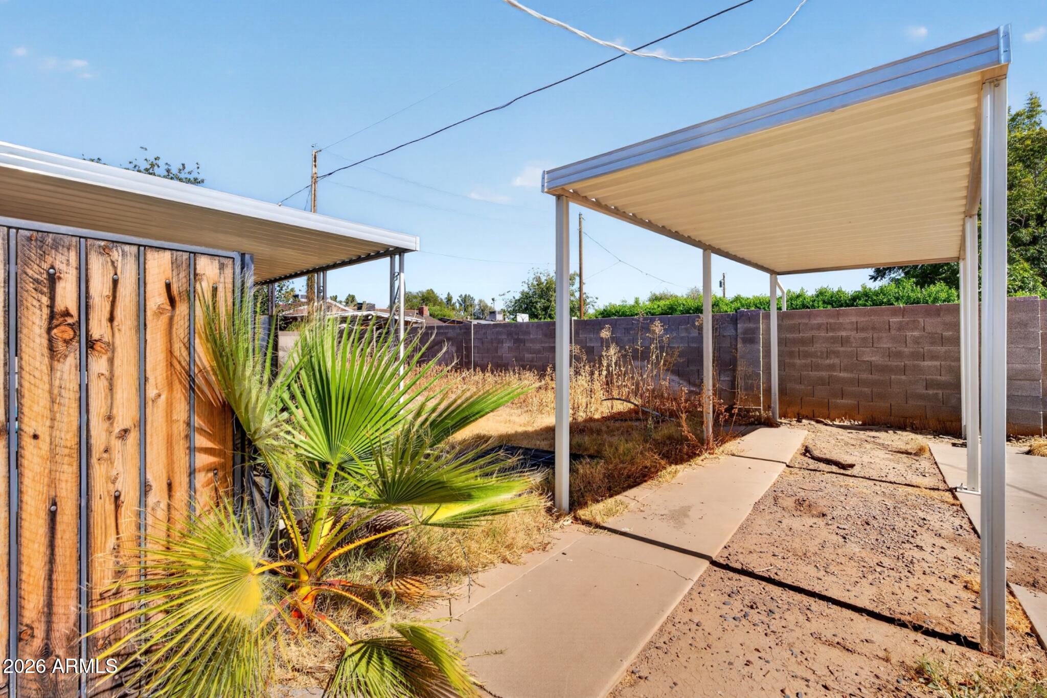 3311 W PARADISE Drive