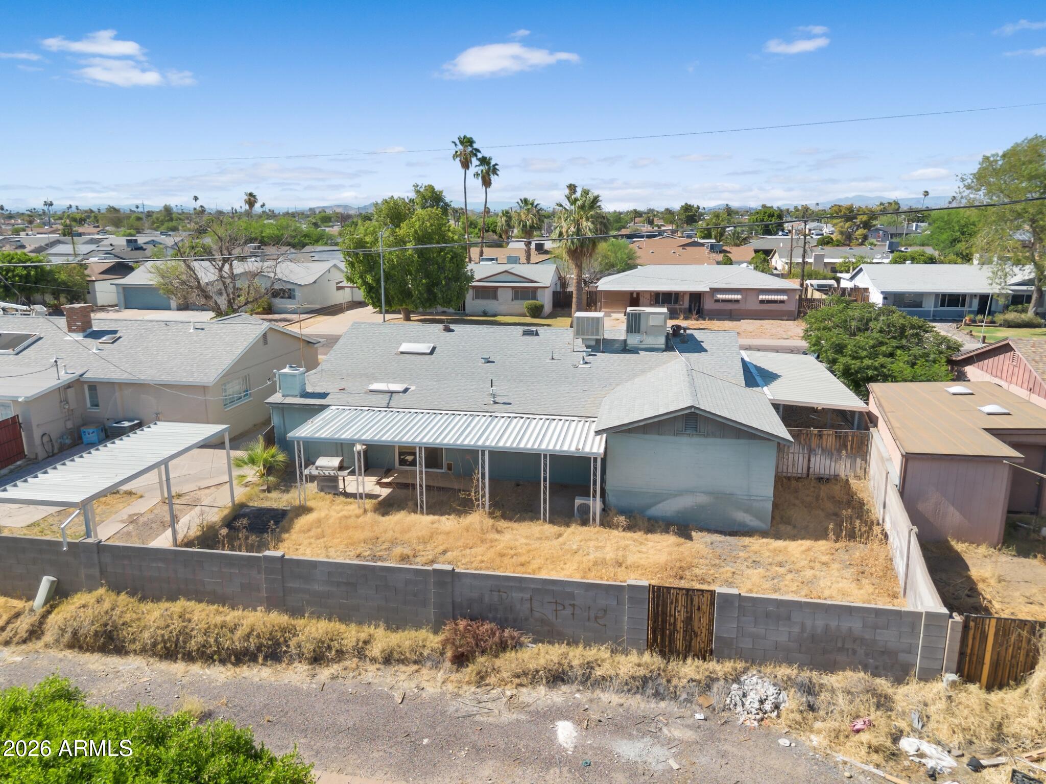 3311 W PARADISE Drive