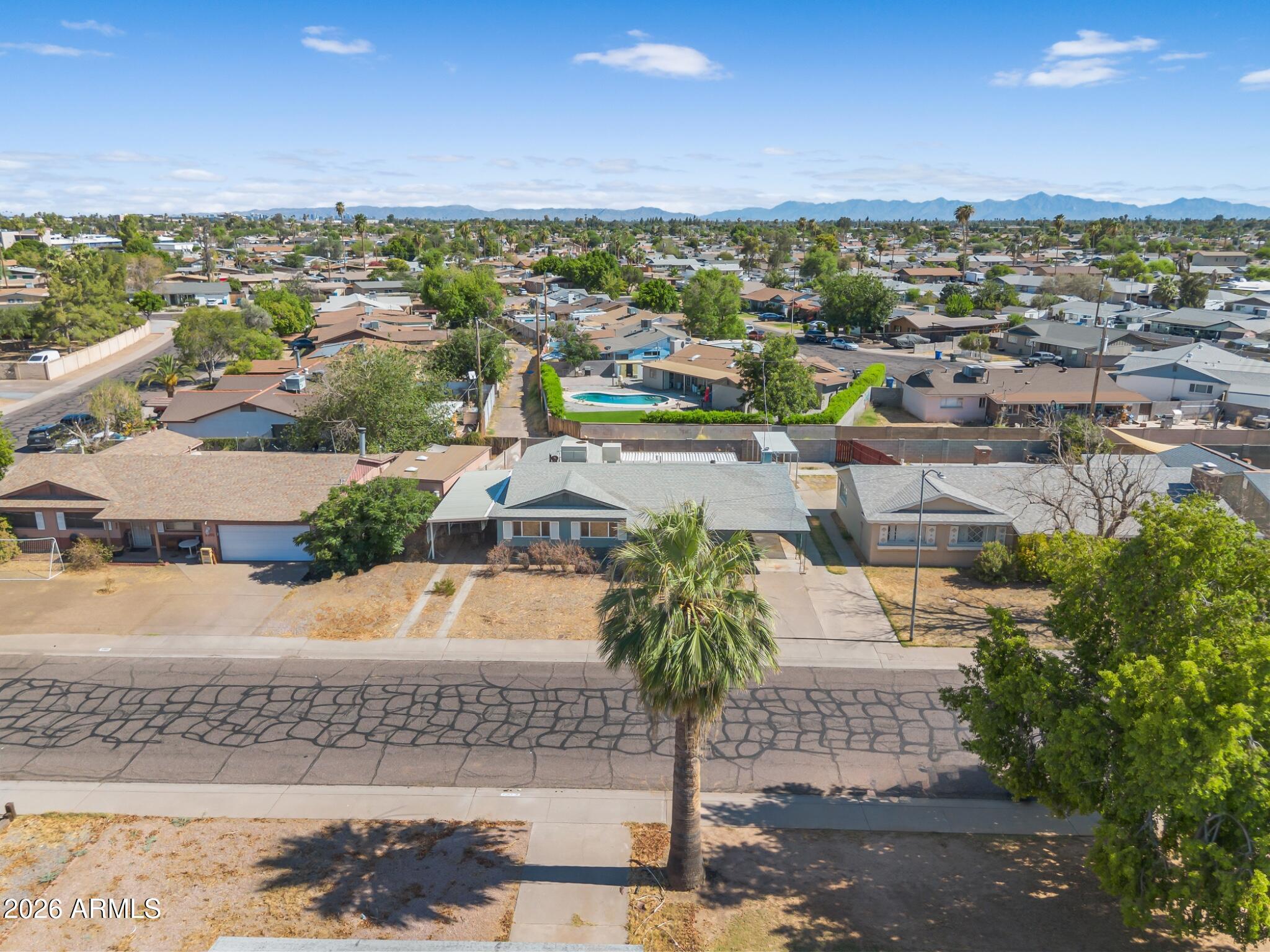 3311 W PARADISE Drive