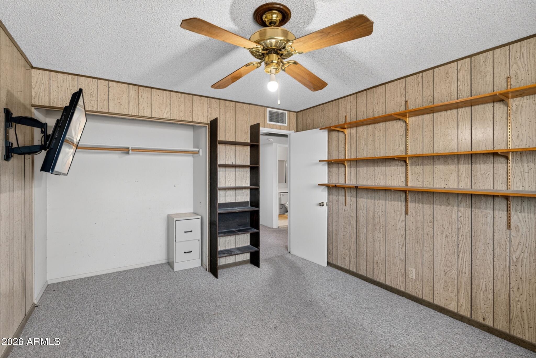 3311 W PARADISE Drive