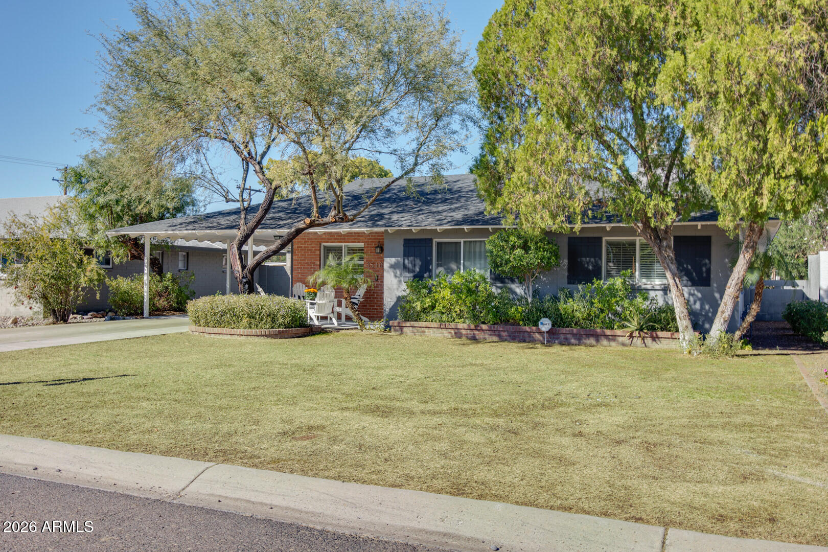 3510 E GLENROSA Avenue