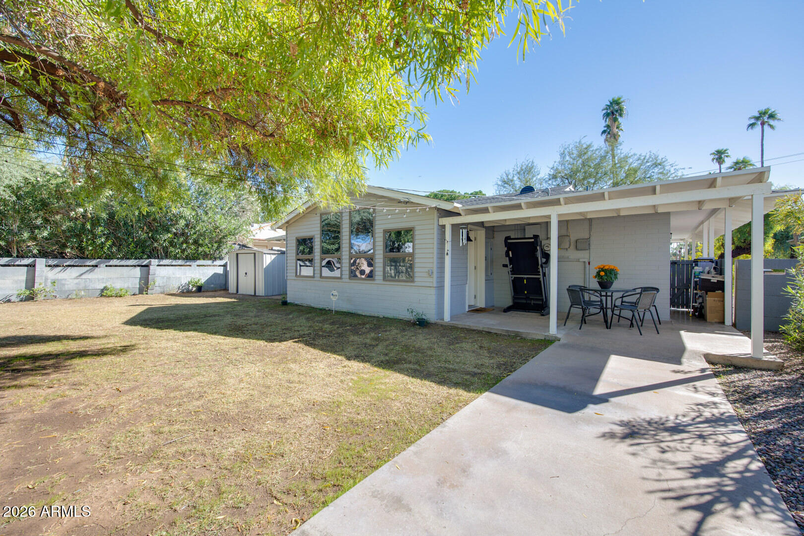 3510 E GLENROSA Avenue