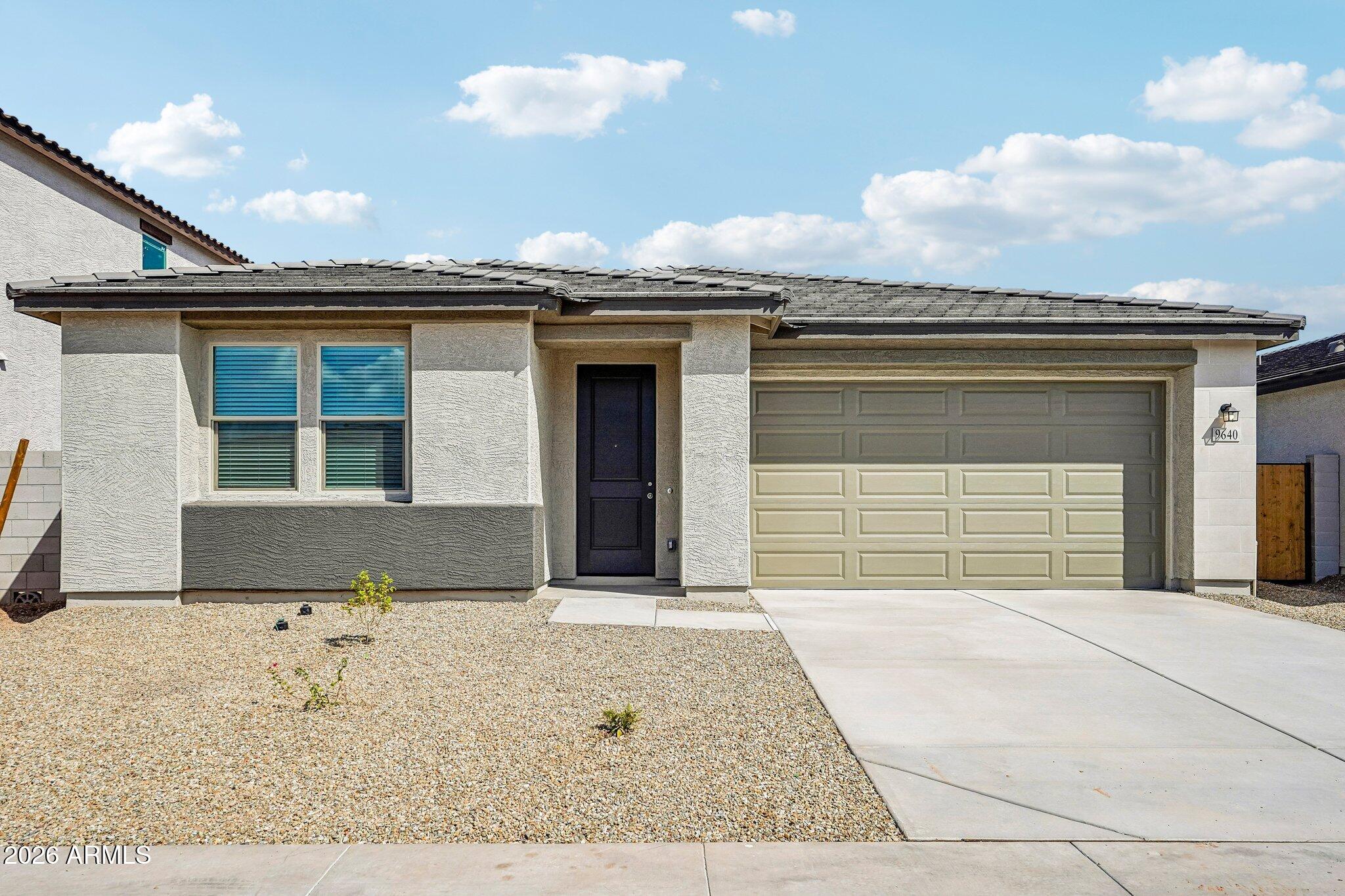 9640 W TAMARISK Avenue