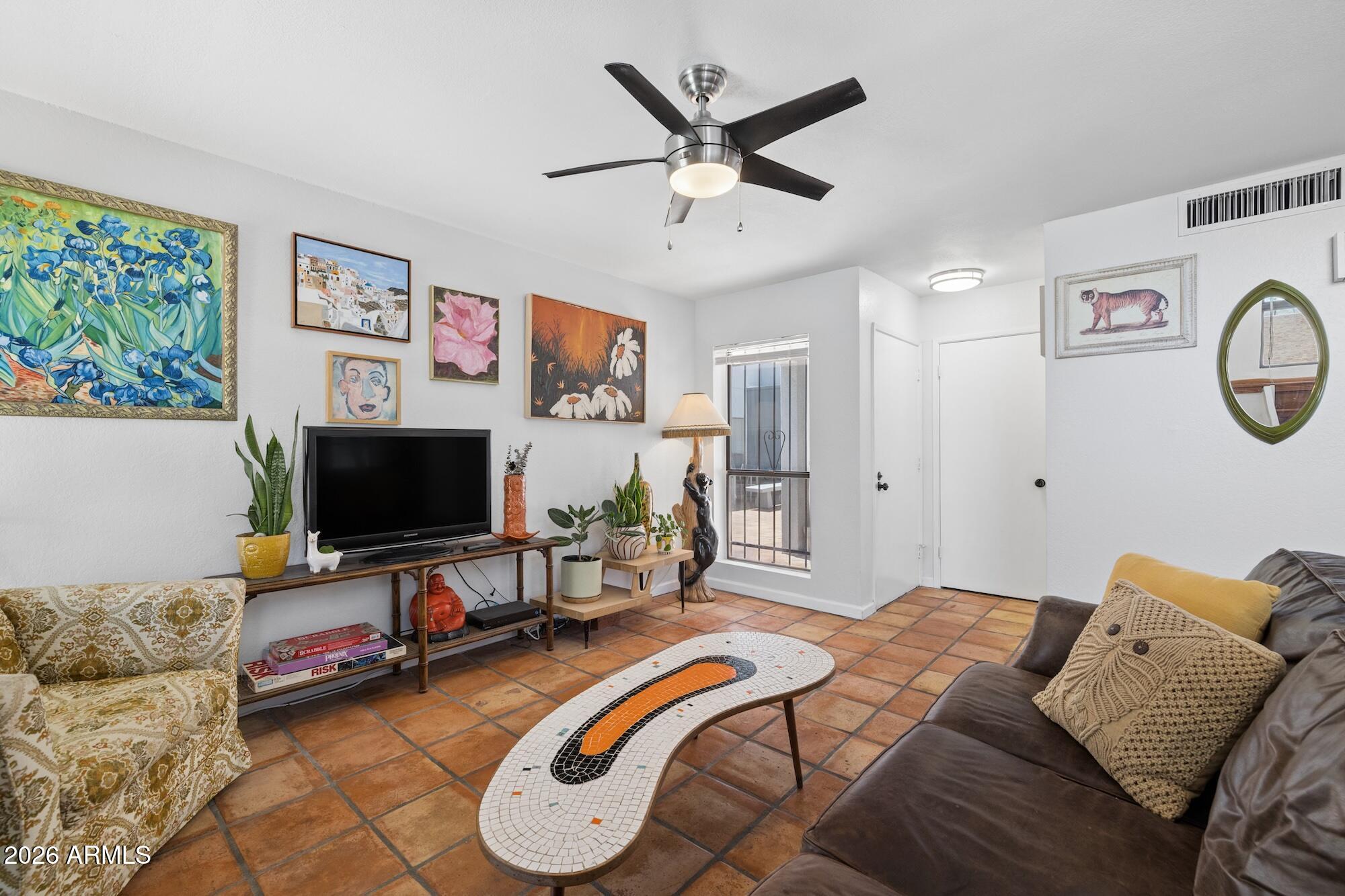 2 W GEORGIA Avenue 7