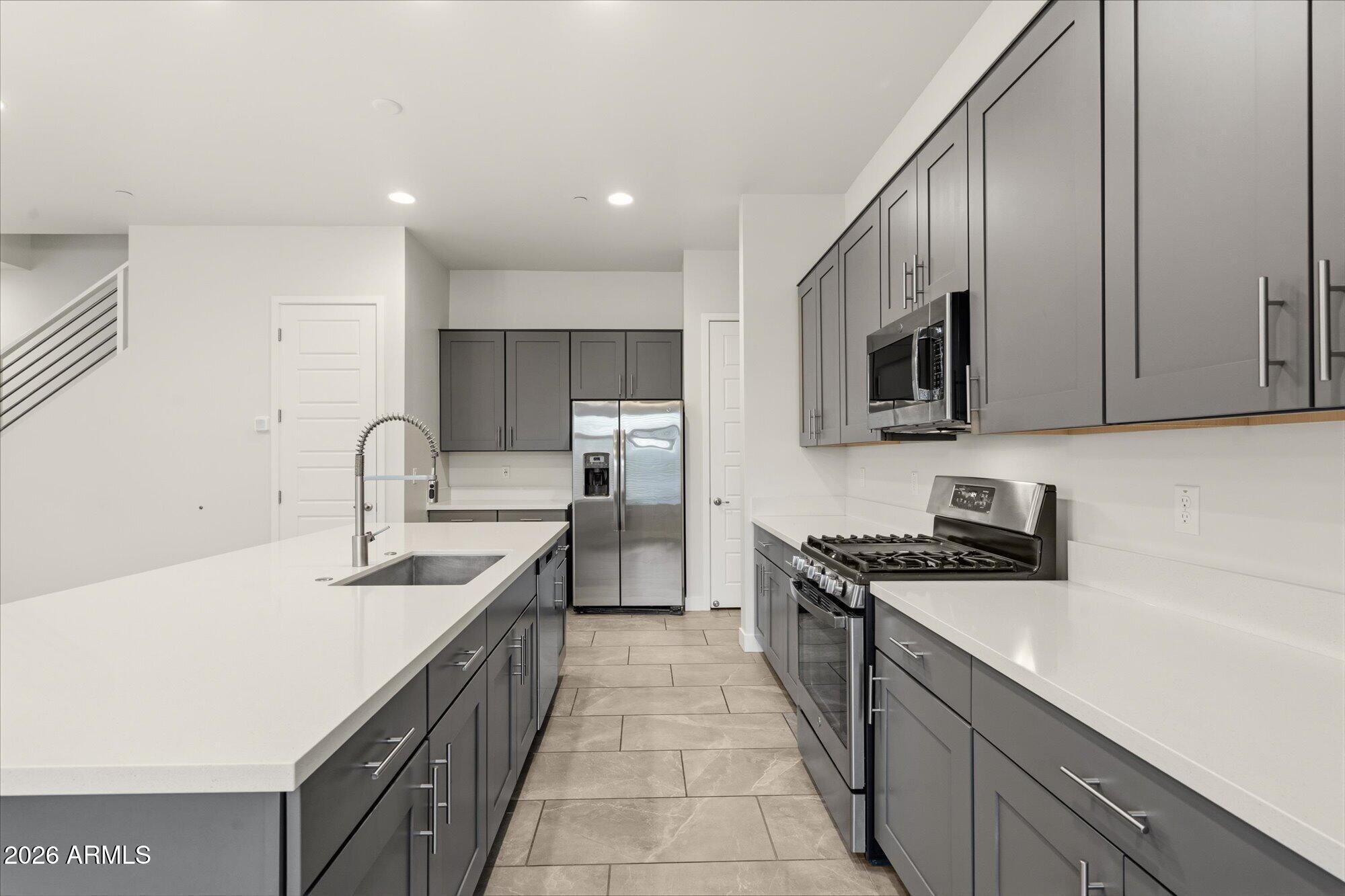 1949 W KINFIELD Trail