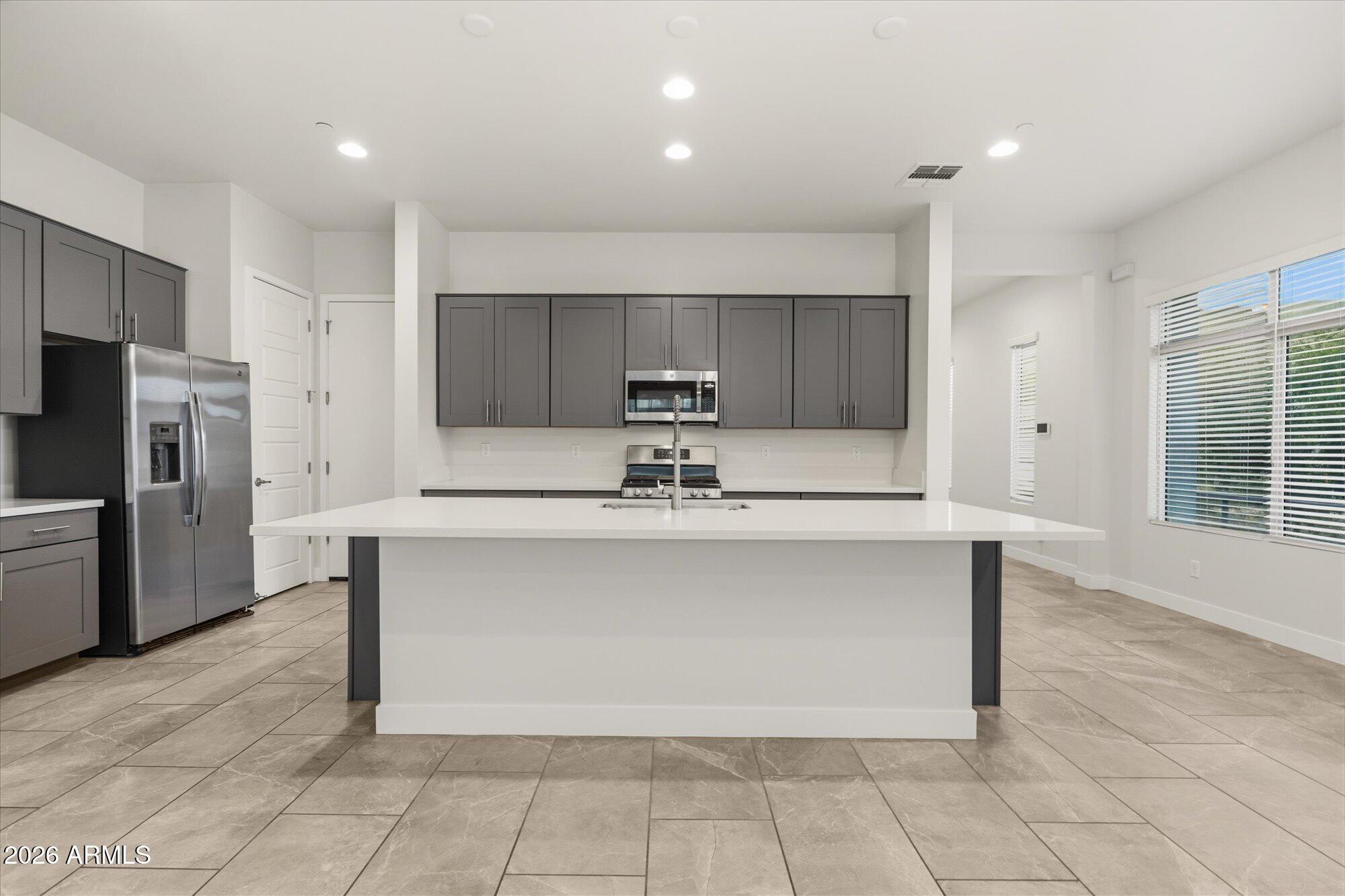 1949 W KINFIELD Trail