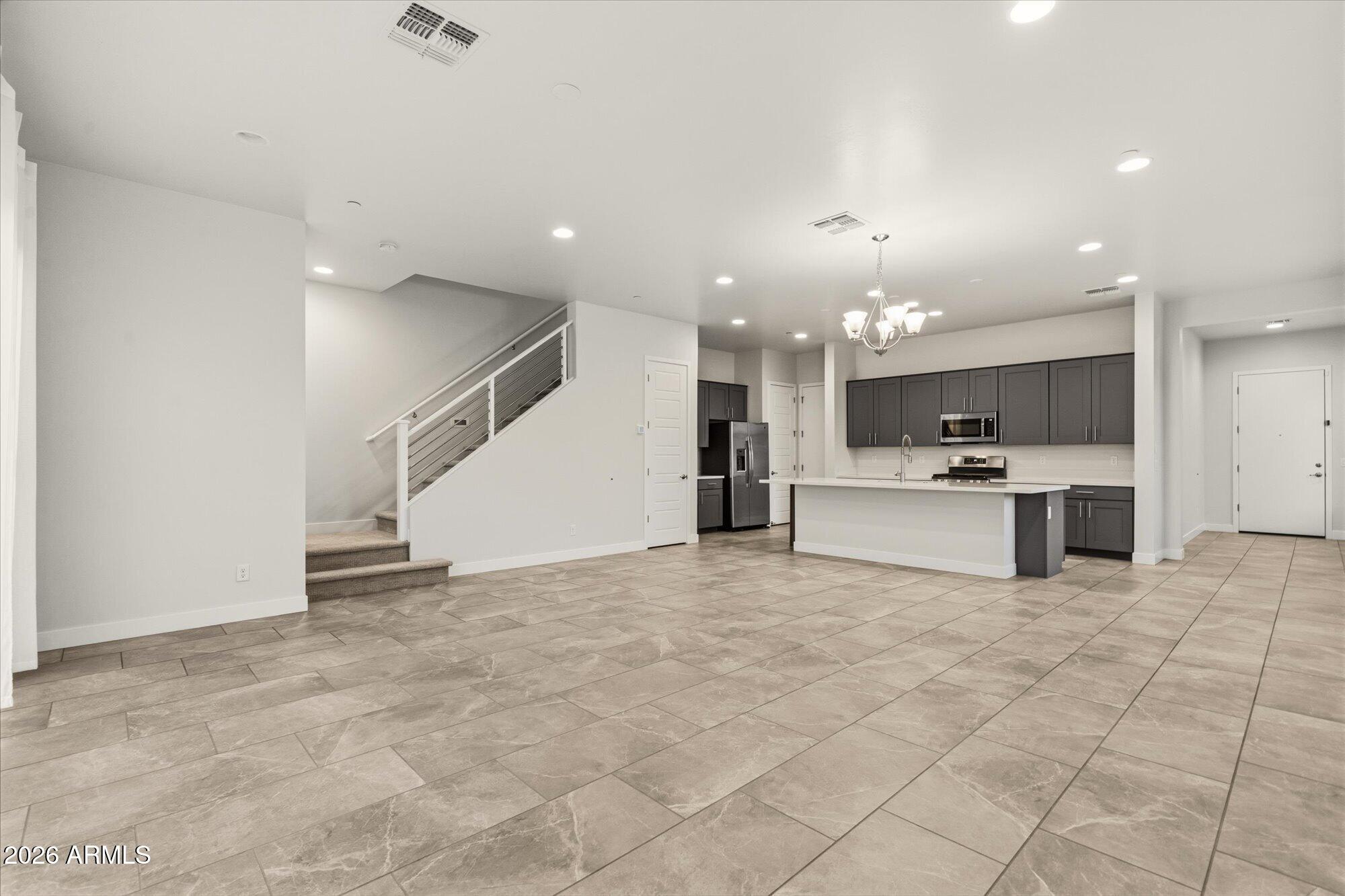 1949 W KINFIELD Trail