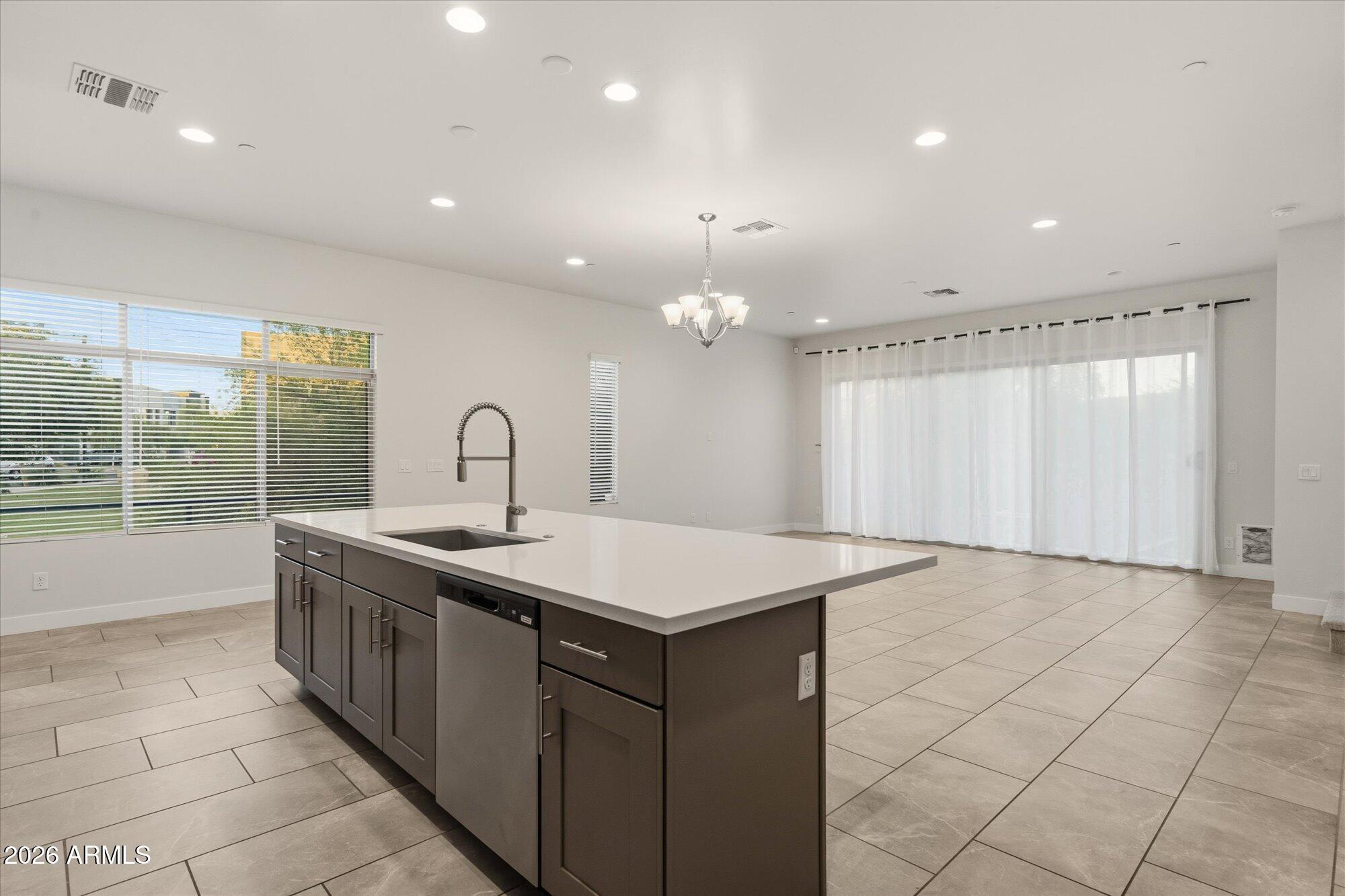 1949 W KINFIELD Trail