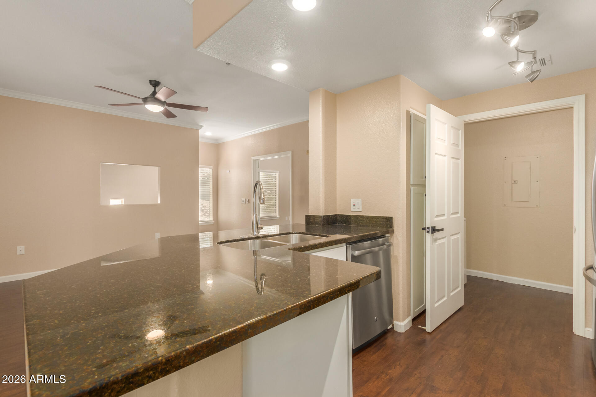 3236 E CHANDLER Boulevard 2088