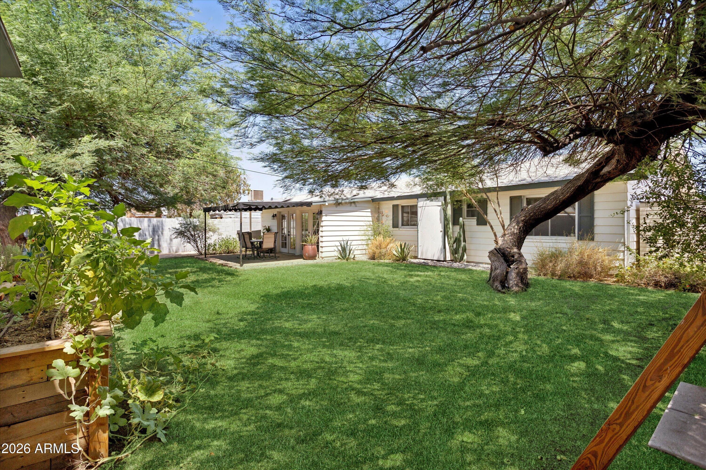 3323 E Palm Lane