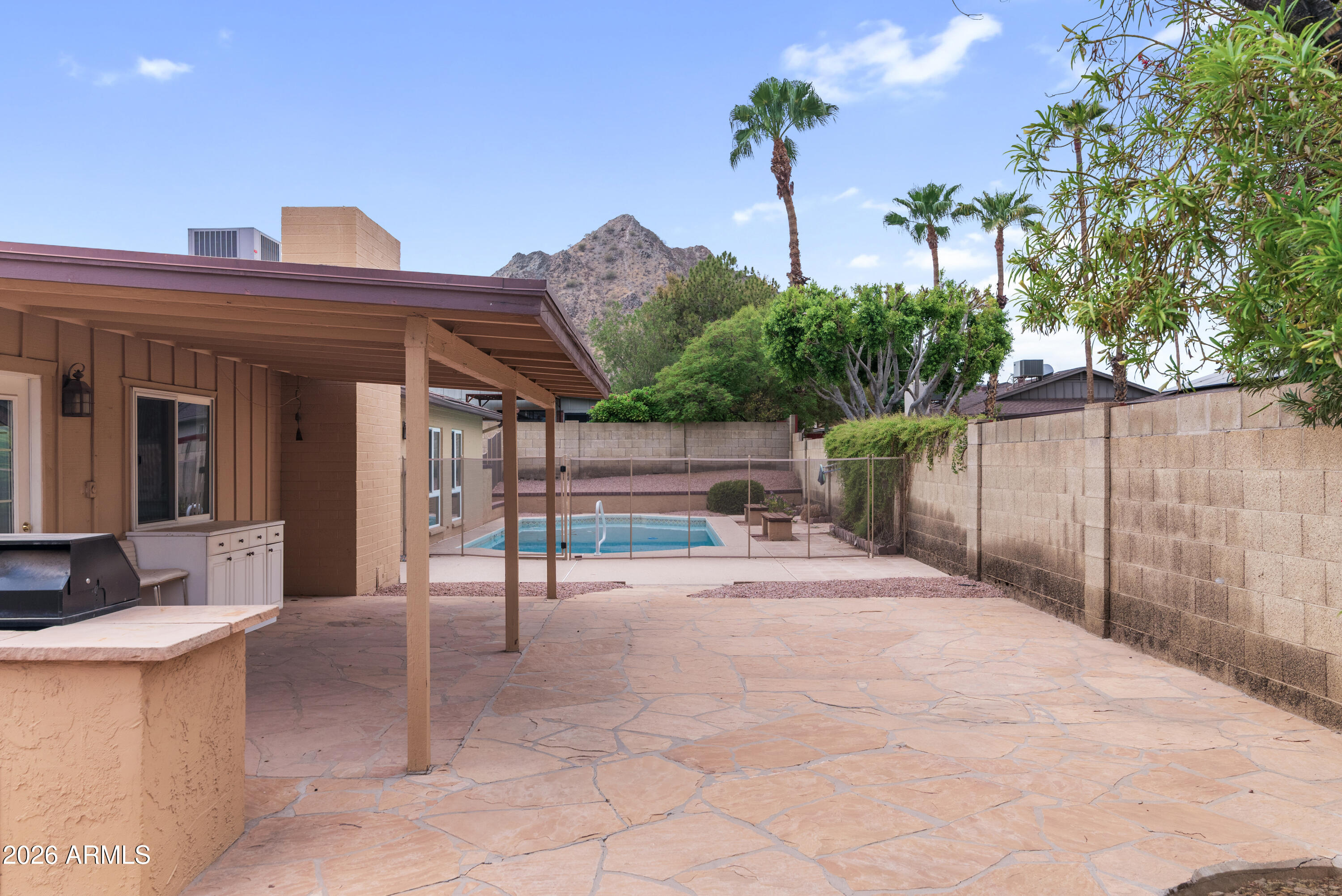2338 E YUCCA Street