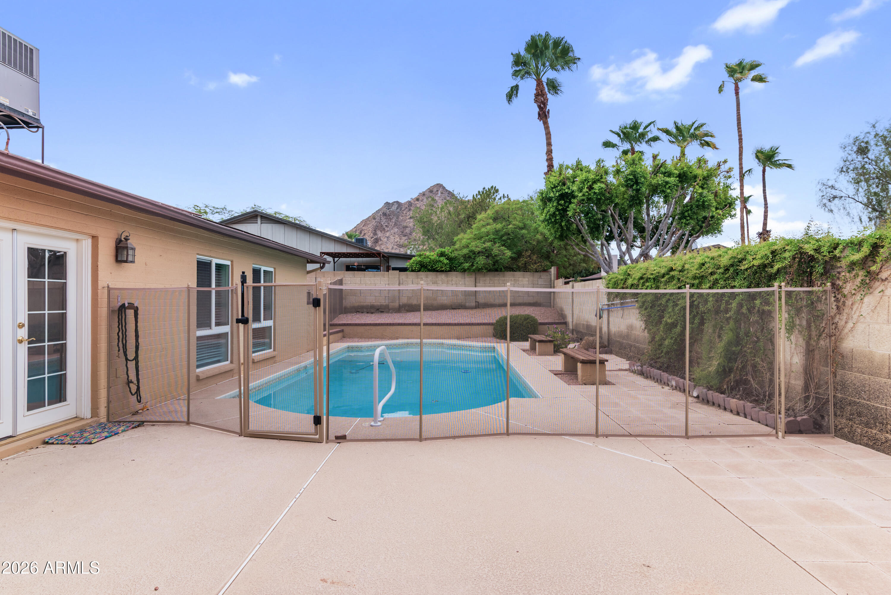 2338 E YUCCA Street