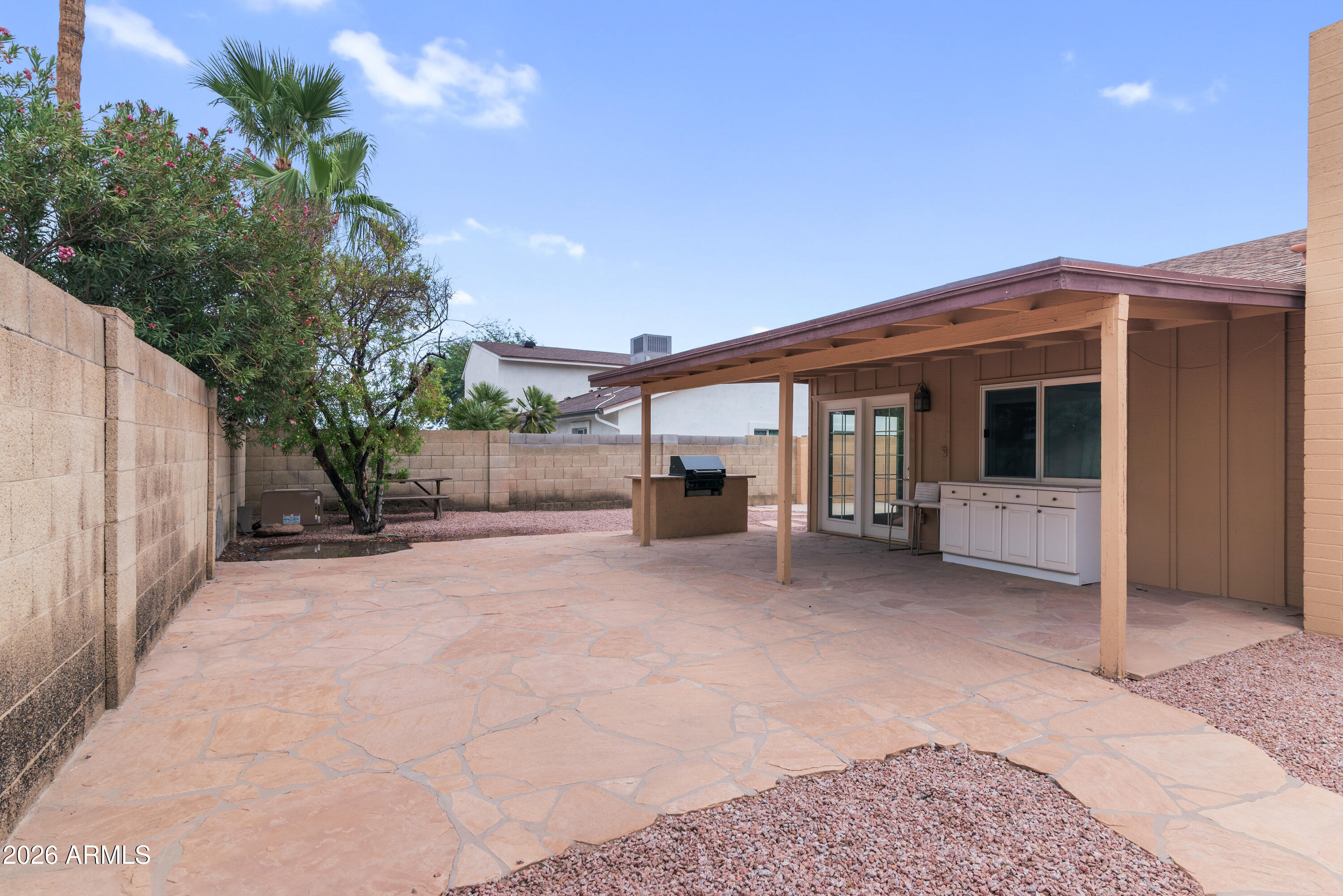 2338 E YUCCA Street