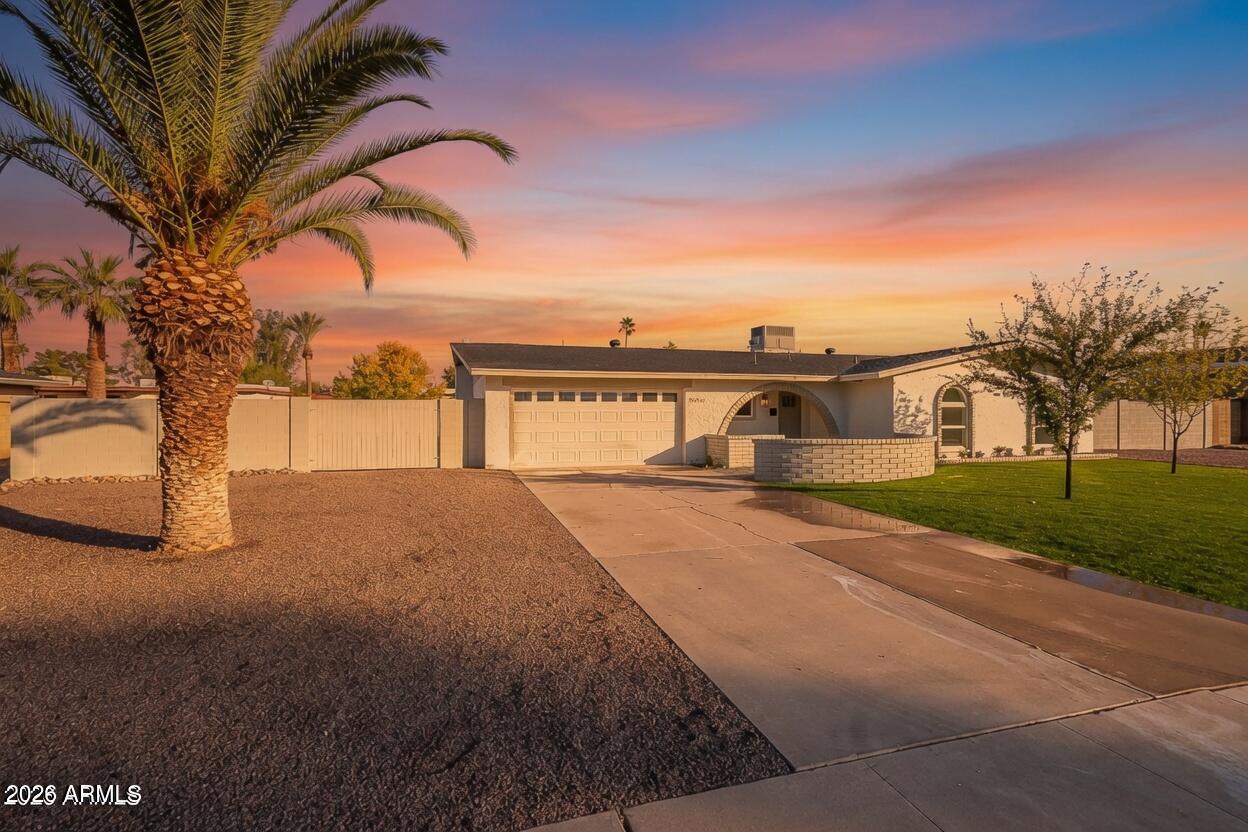 5050 E PARADISE Drive