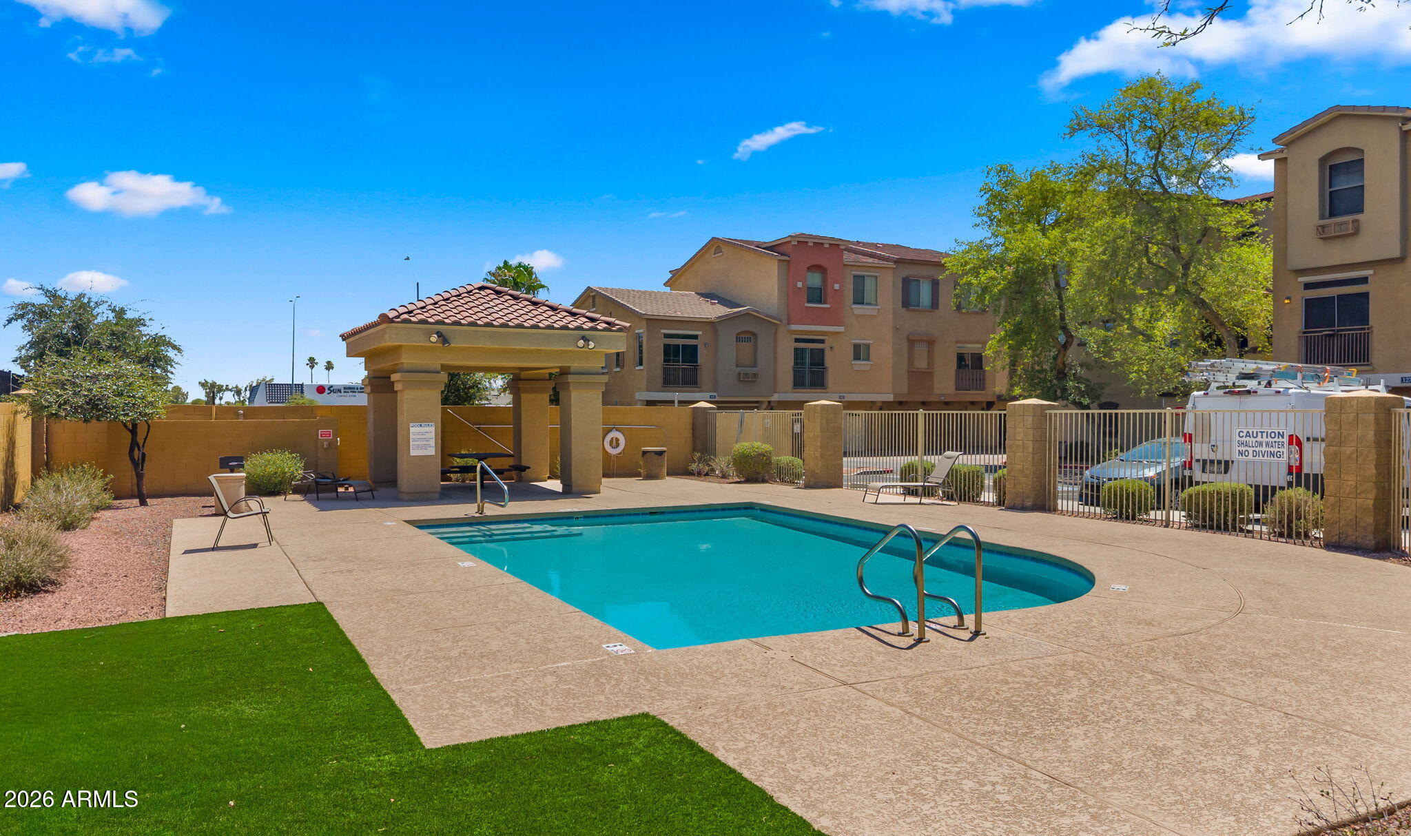 3250 W GREENWAY Road 164