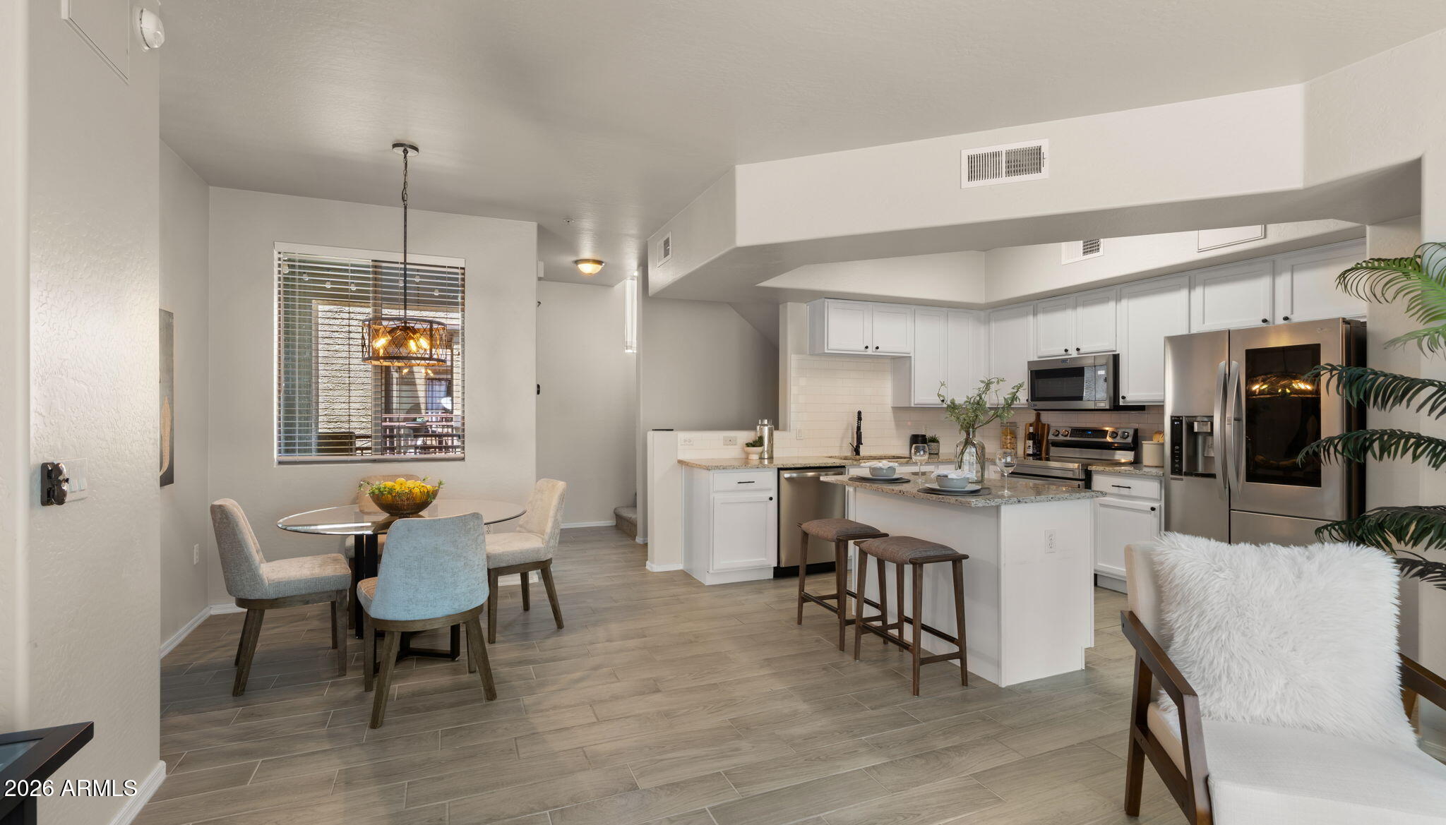 3250 W GREENWAY Road 164