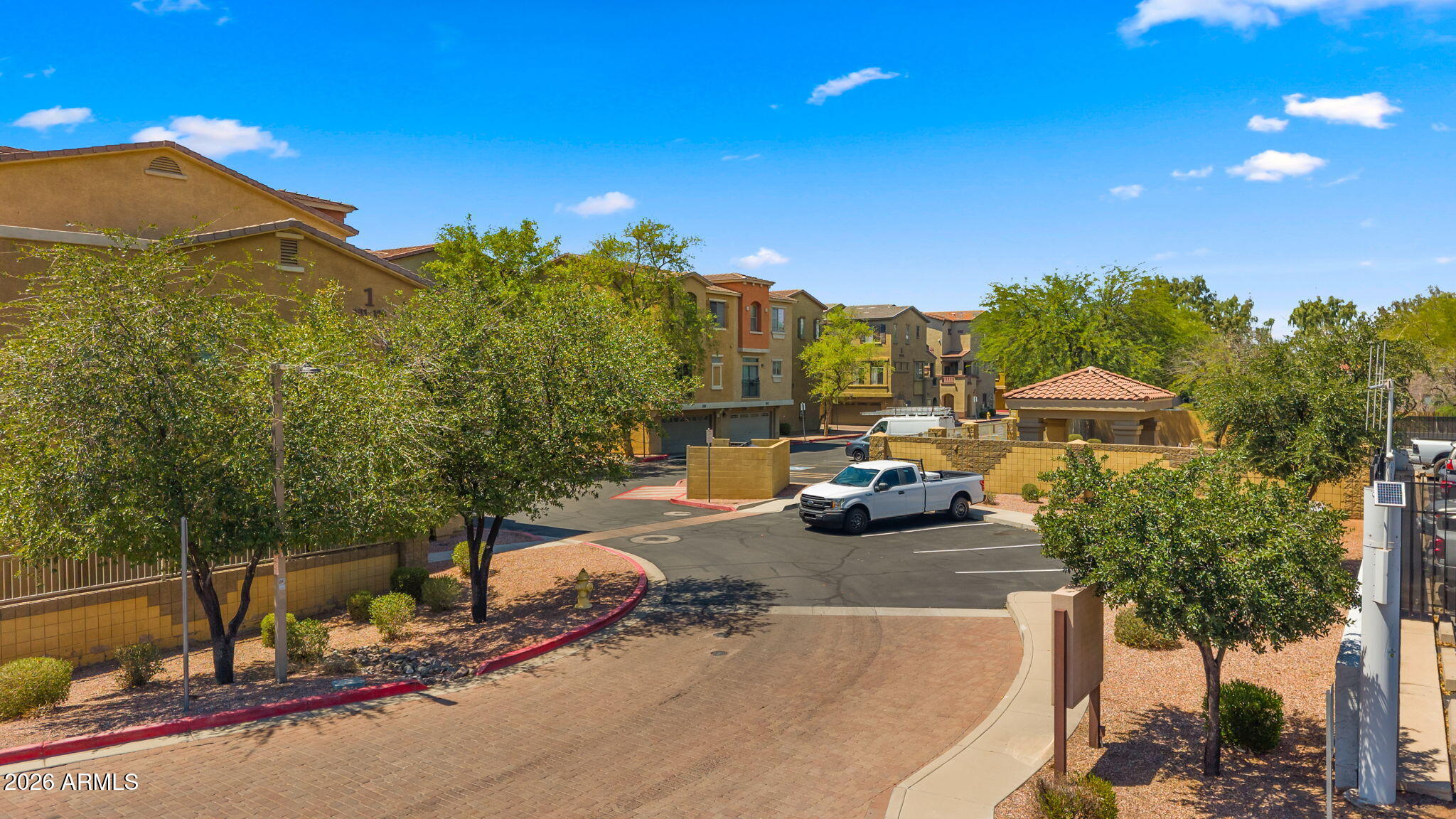 3250 W GREENWAY Road 164