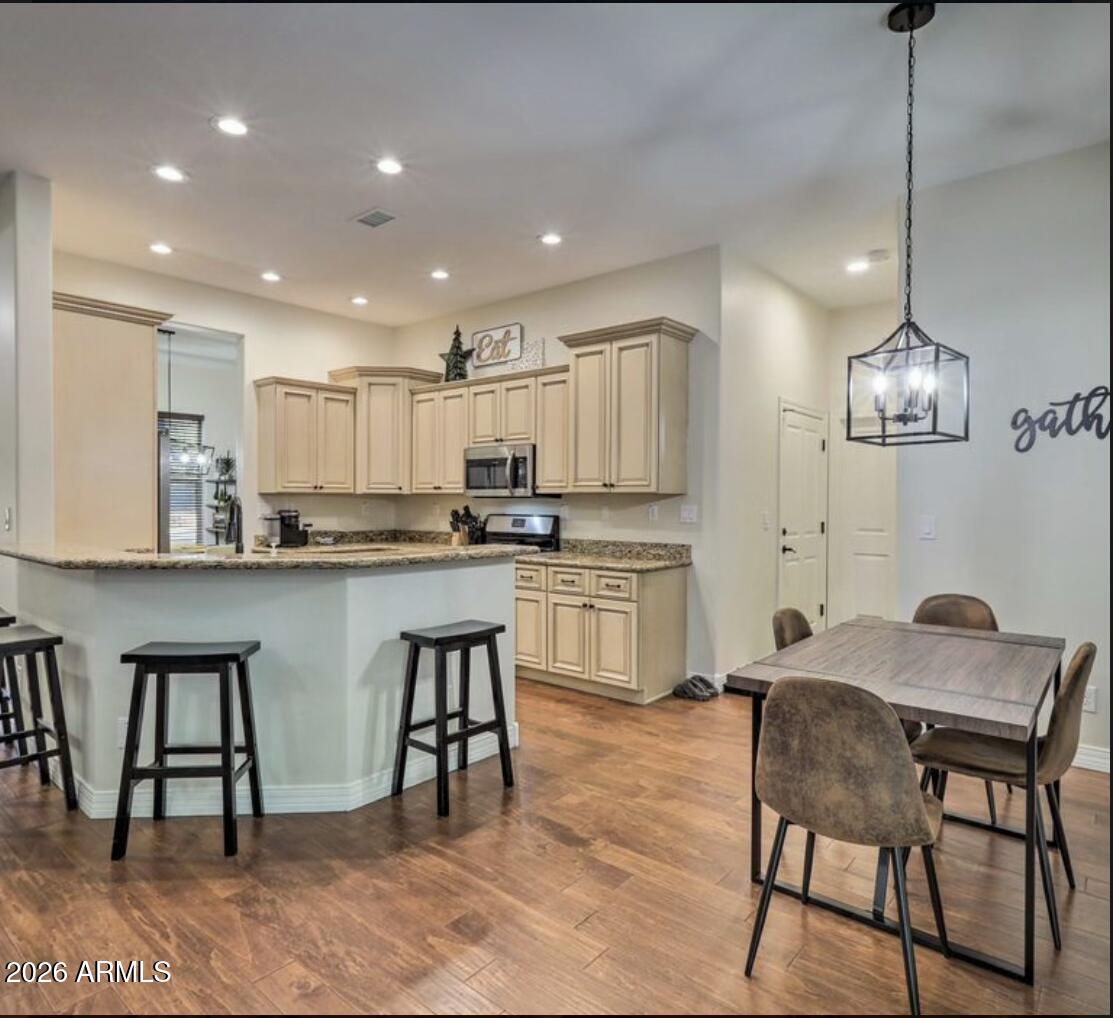 4390 E BURNING TREE Loop
