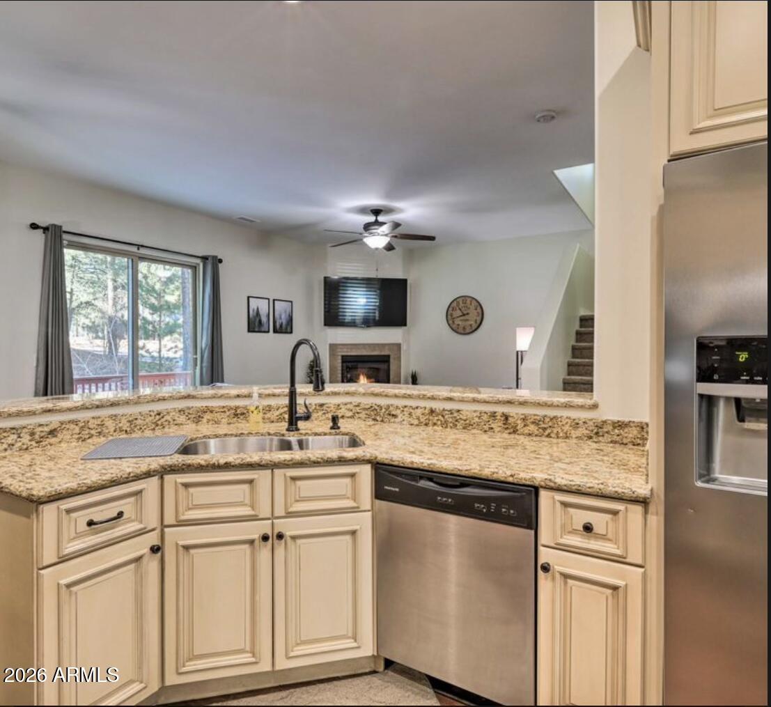 4390 E BURNING TREE Loop