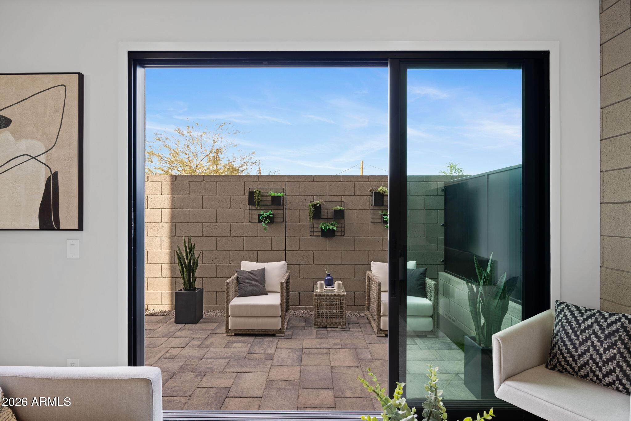 377 E WINDSOR Avenue 4