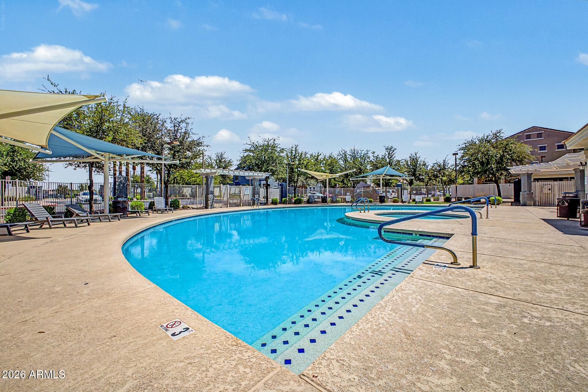 2402 E 5TH Street 1561