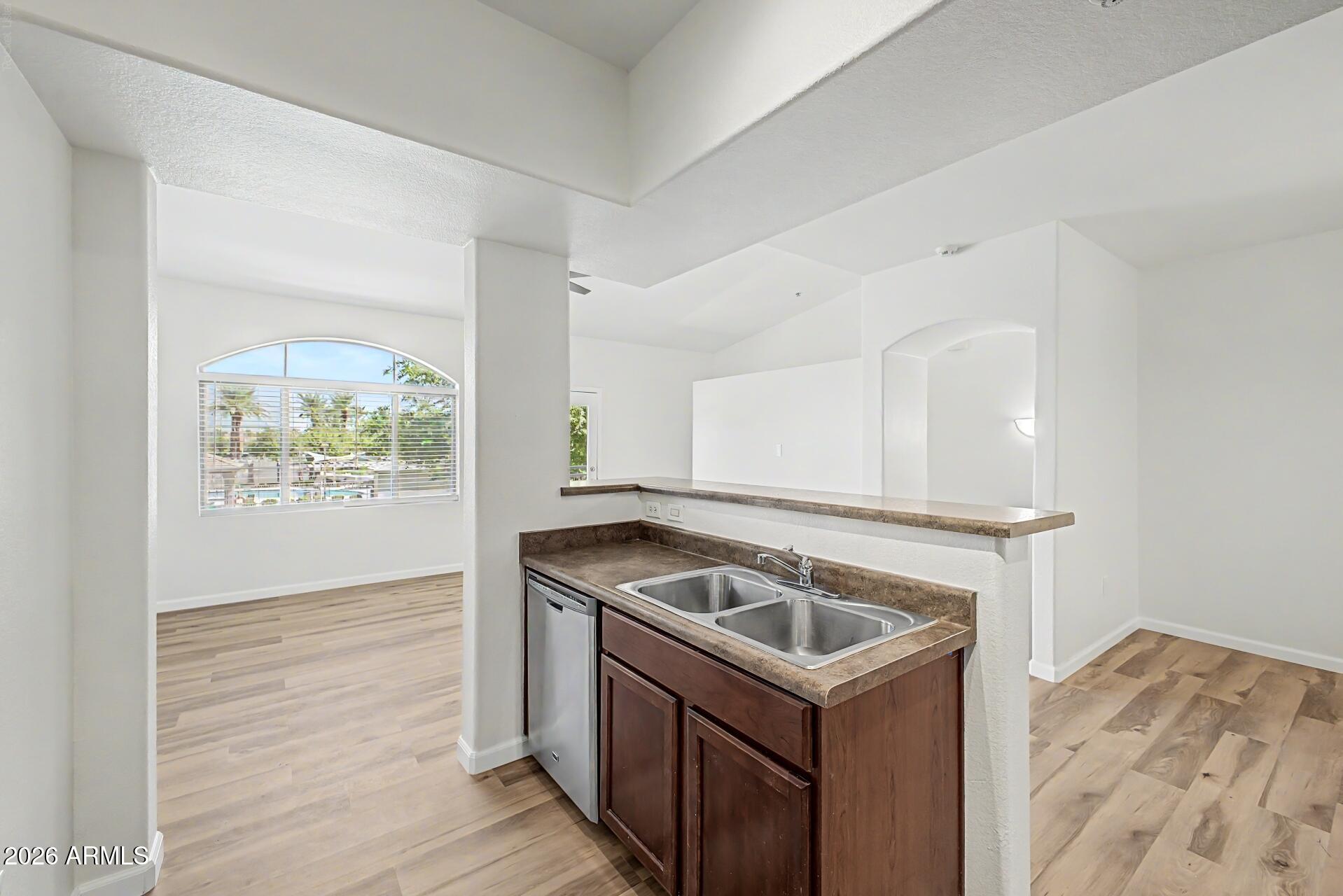 2402 E 5TH Street 1561