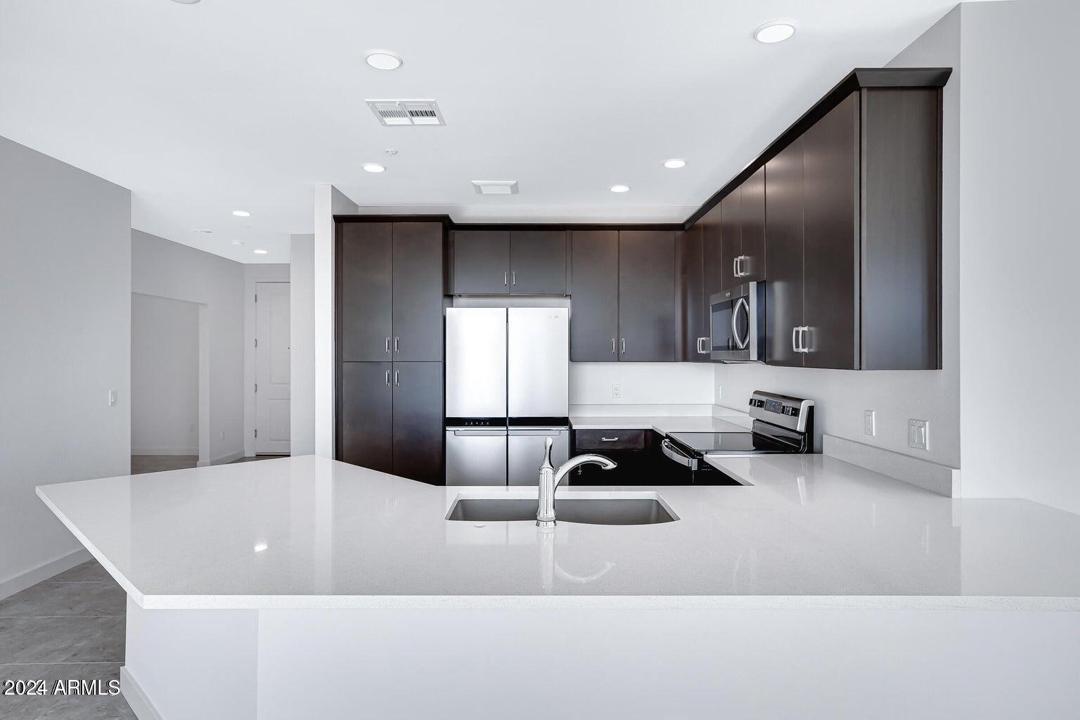 2511 W QUEEN CREEK Road 370