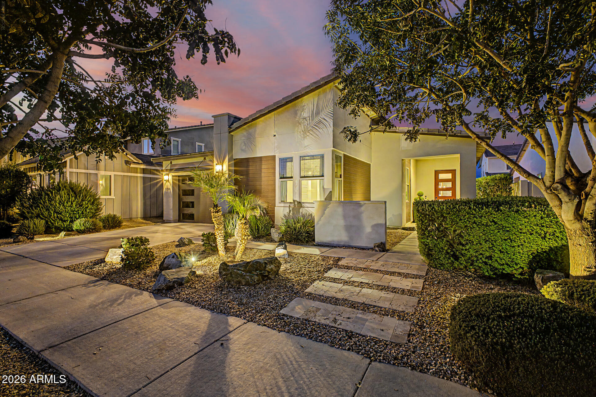 22738 E CALLE LUNA