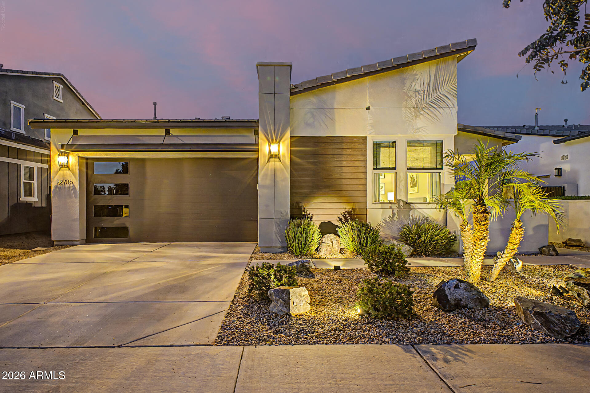 22738 E CALLE LUNA