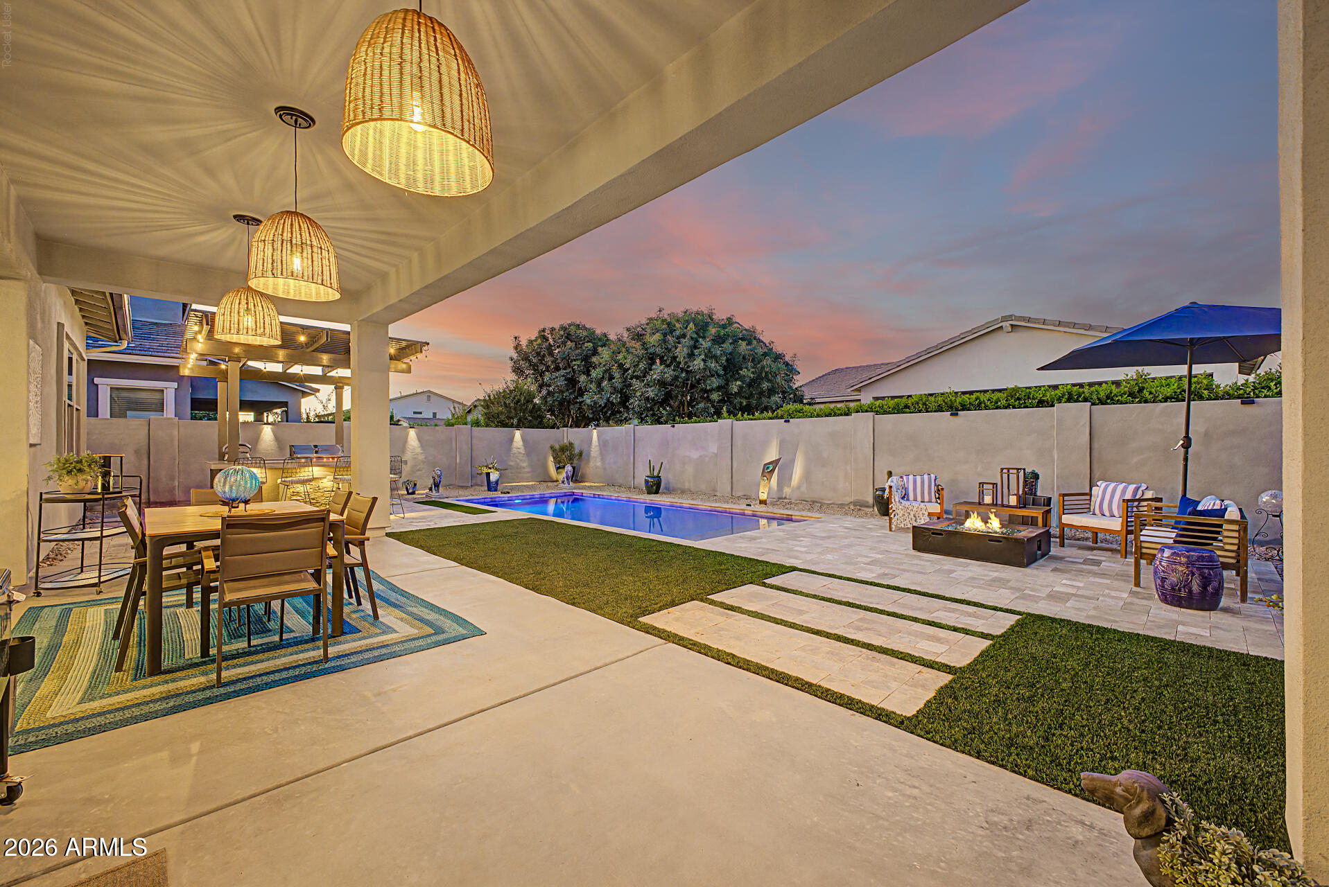 22738 E CALLE LUNA