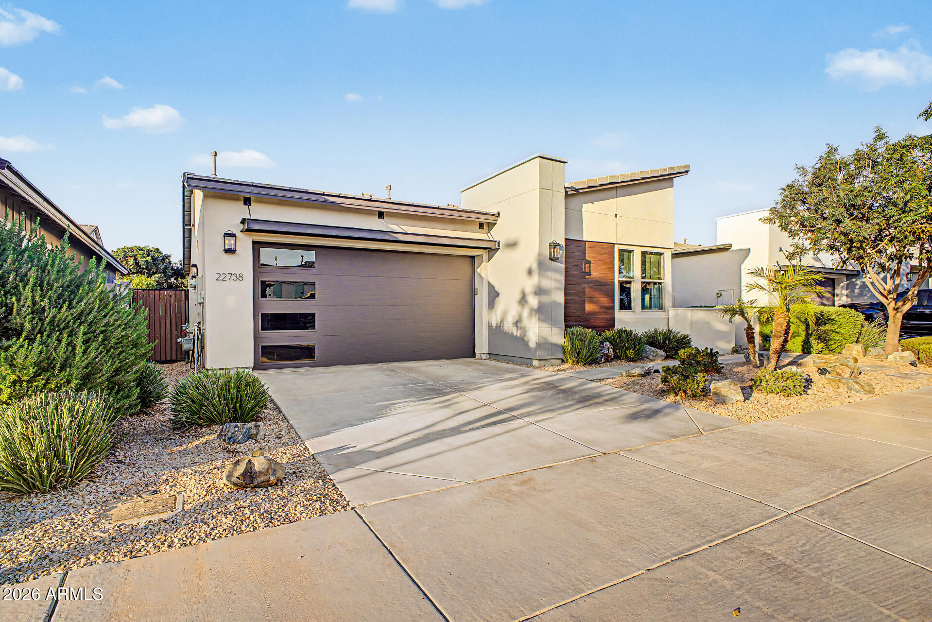 22738 E CALLE LUNA
