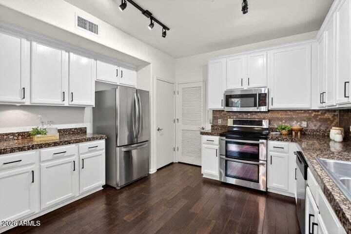 706 E Washington Street 124